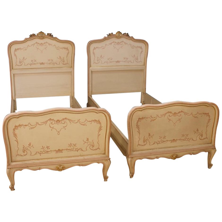 Pair of Venetian Beds in Painted Wood with Floral Decorations from 20th Century