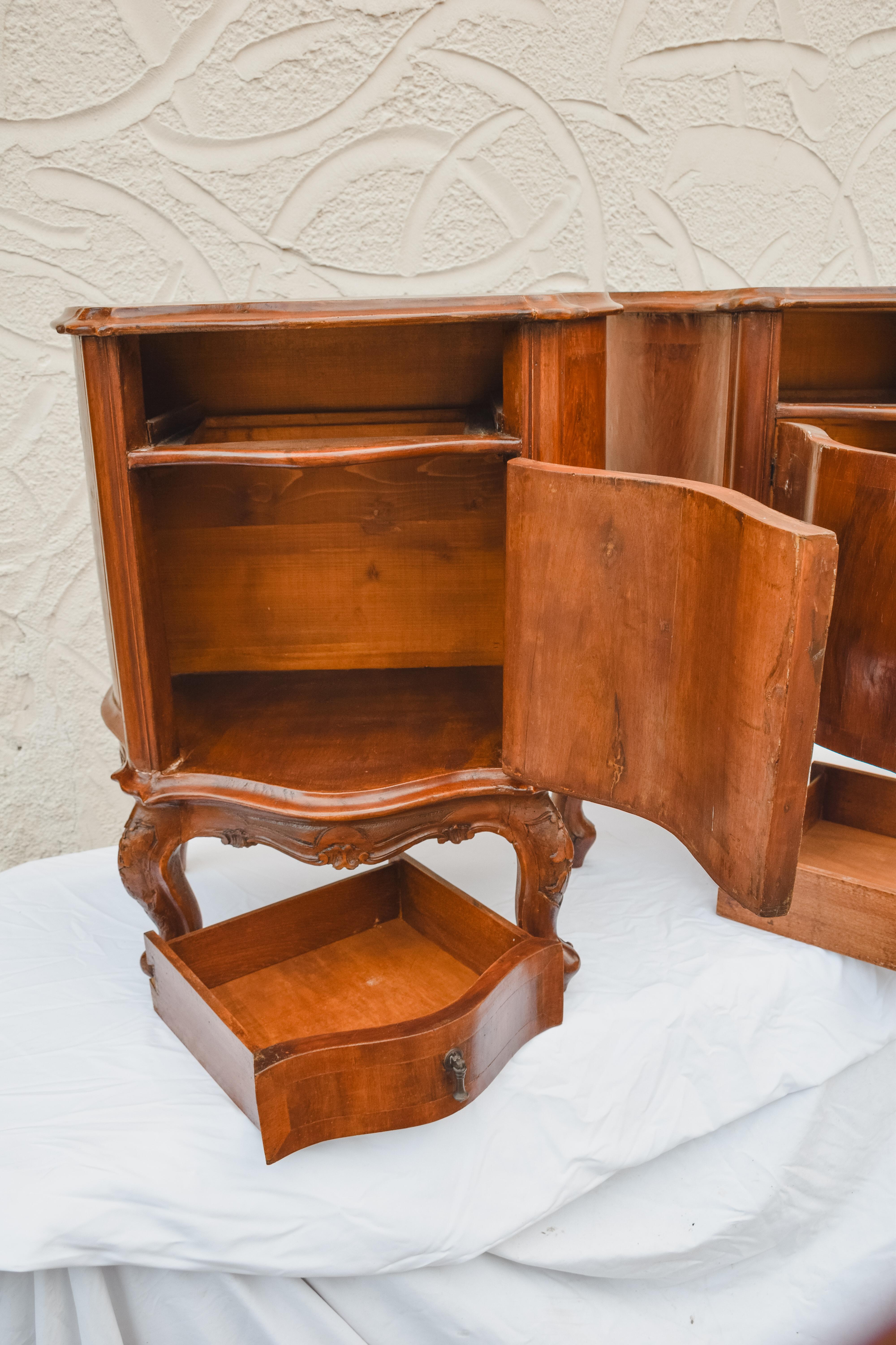 Pair of Venetian Bedside Tables For Sale 3