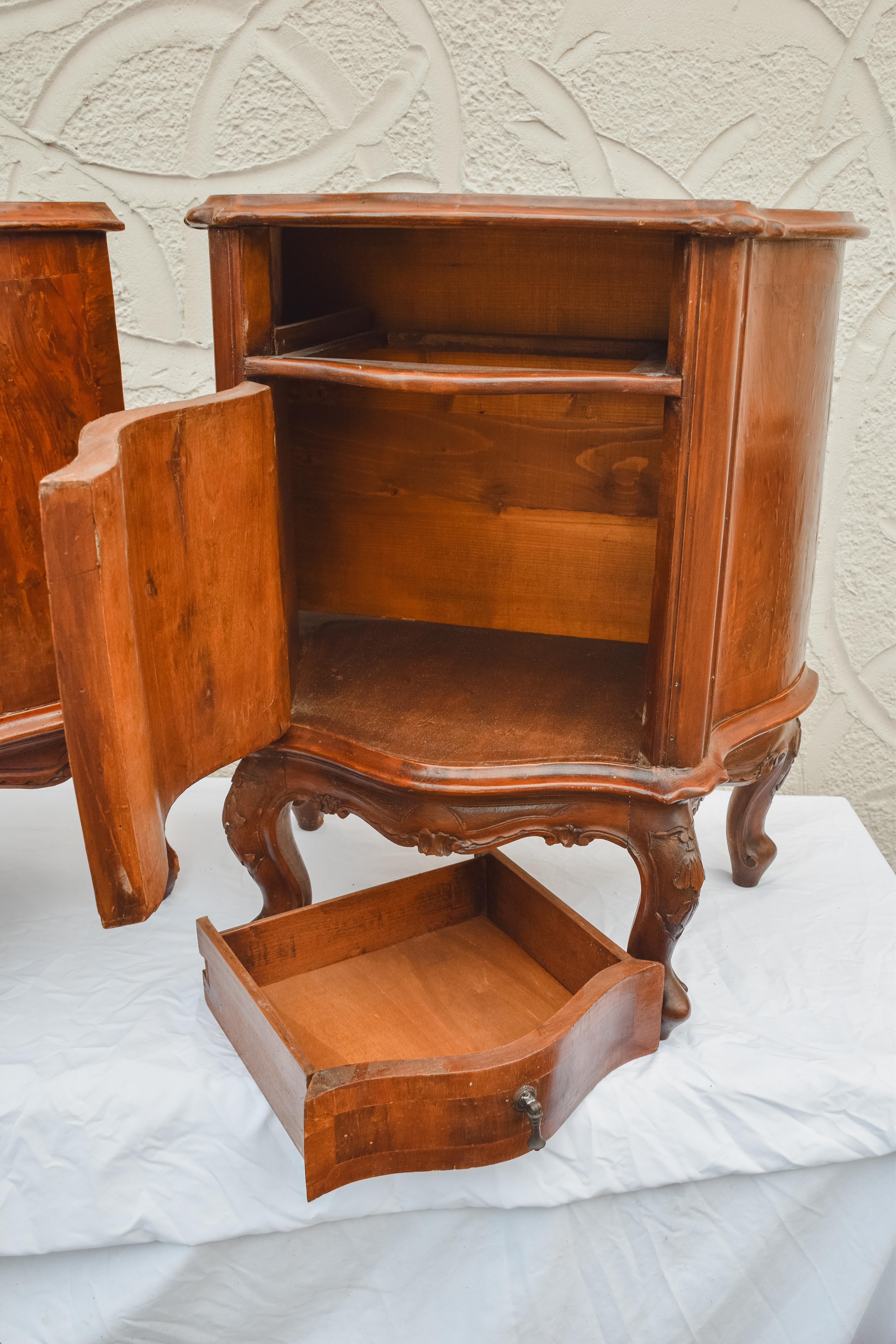 Pair of Venetian Bedside Tables For Sale 4