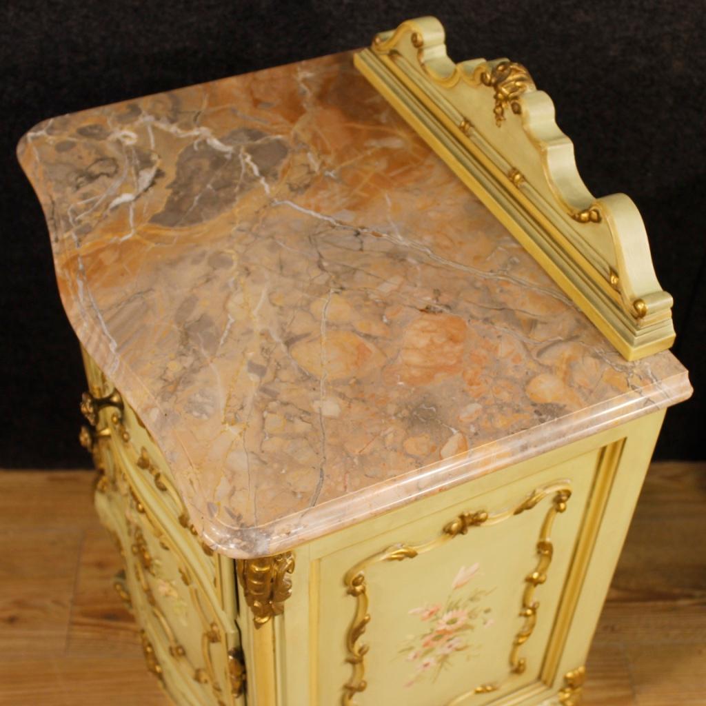 Pair of Venetian Bedside Tables in Lacquered, Gilt, Painted Wood 20th Century In Good Condition In Vicoforte, Piedmont
