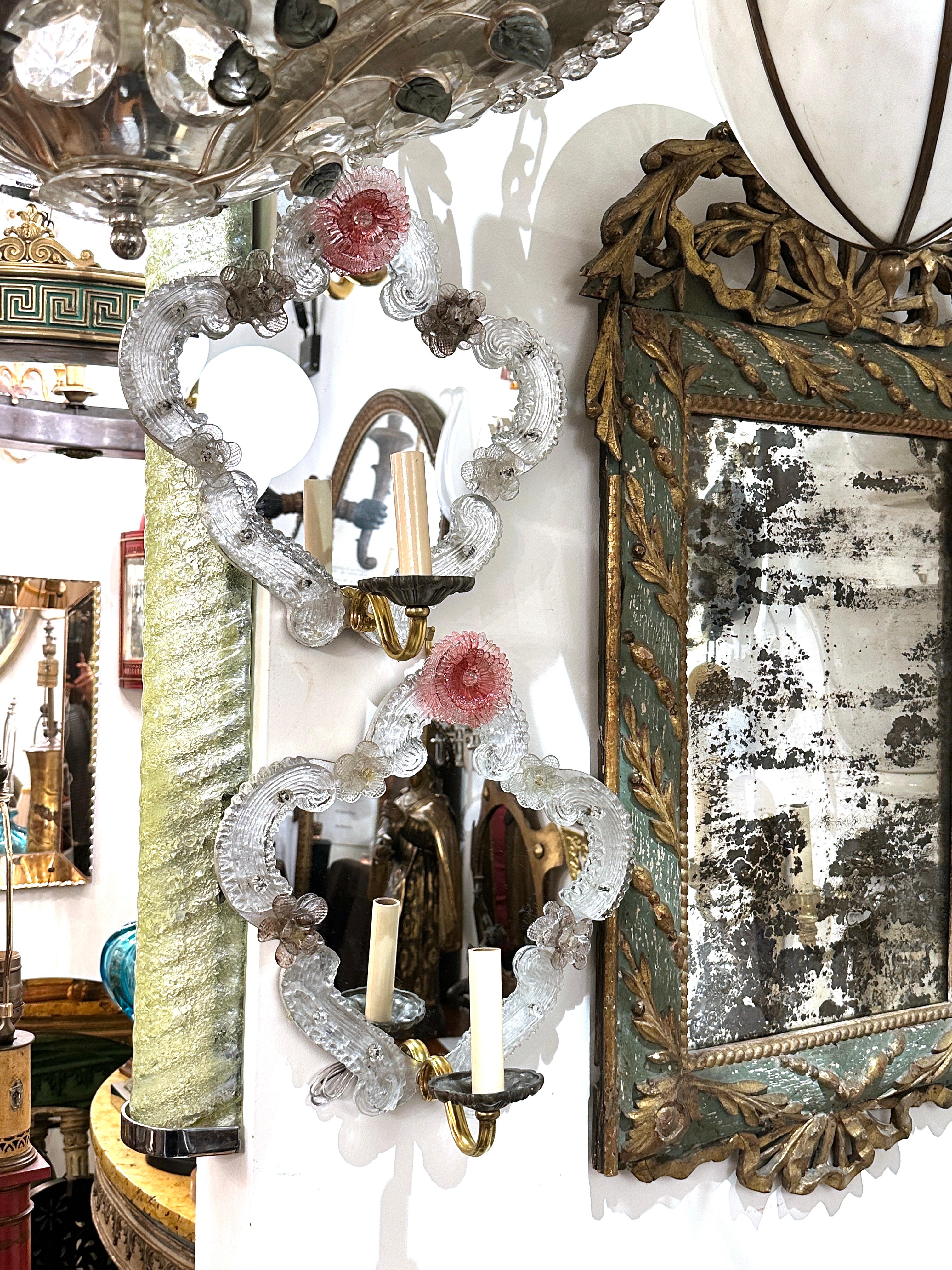 Paar venezianische Blumen- und Spiegel-Wandleuchter im Angebot 1