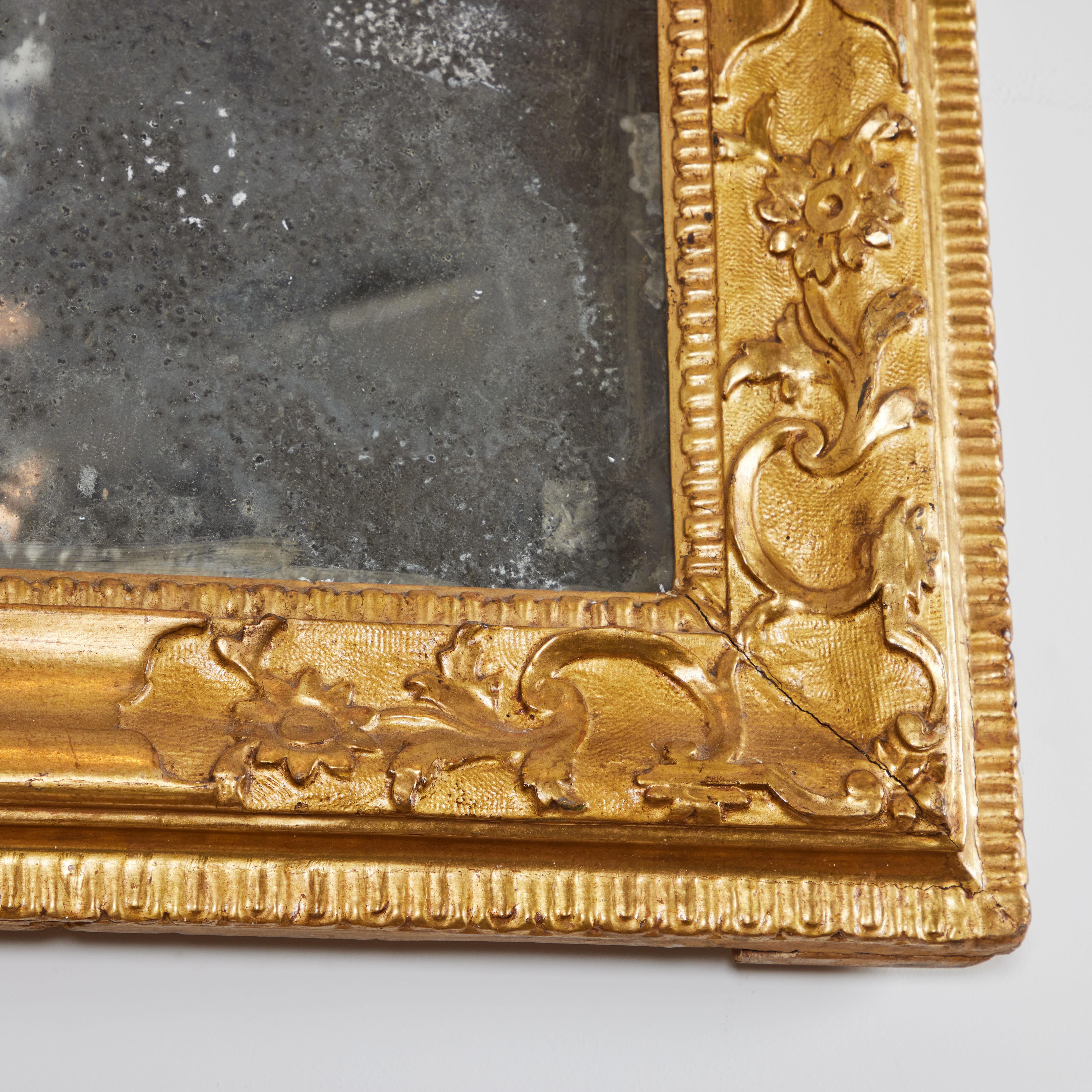 Gesso Pair of Venetian Gilded Chinoiserie Style Mirros For Sale