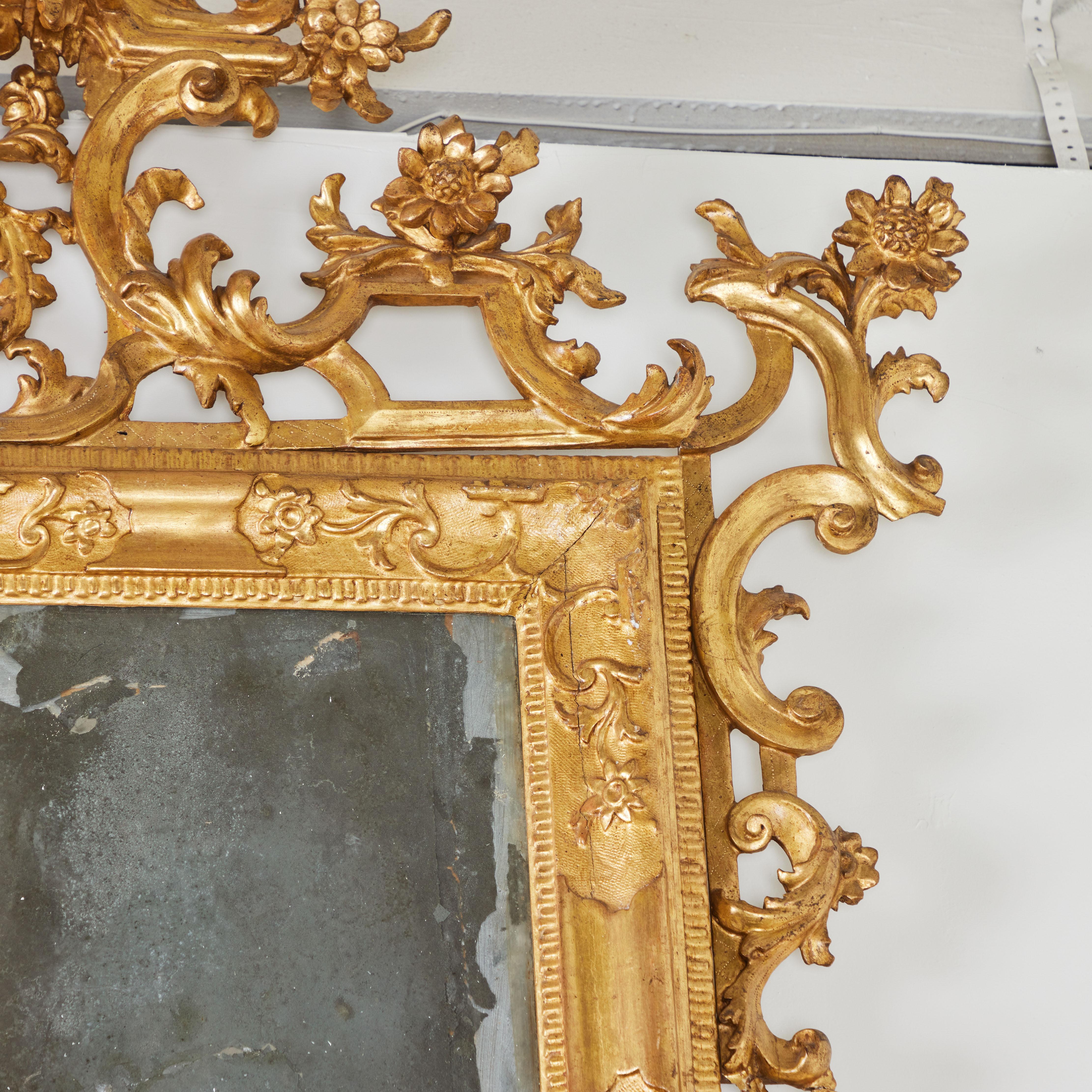 Pair of Venetian Gilded Chinoiserie Style Mirros For Sale 2