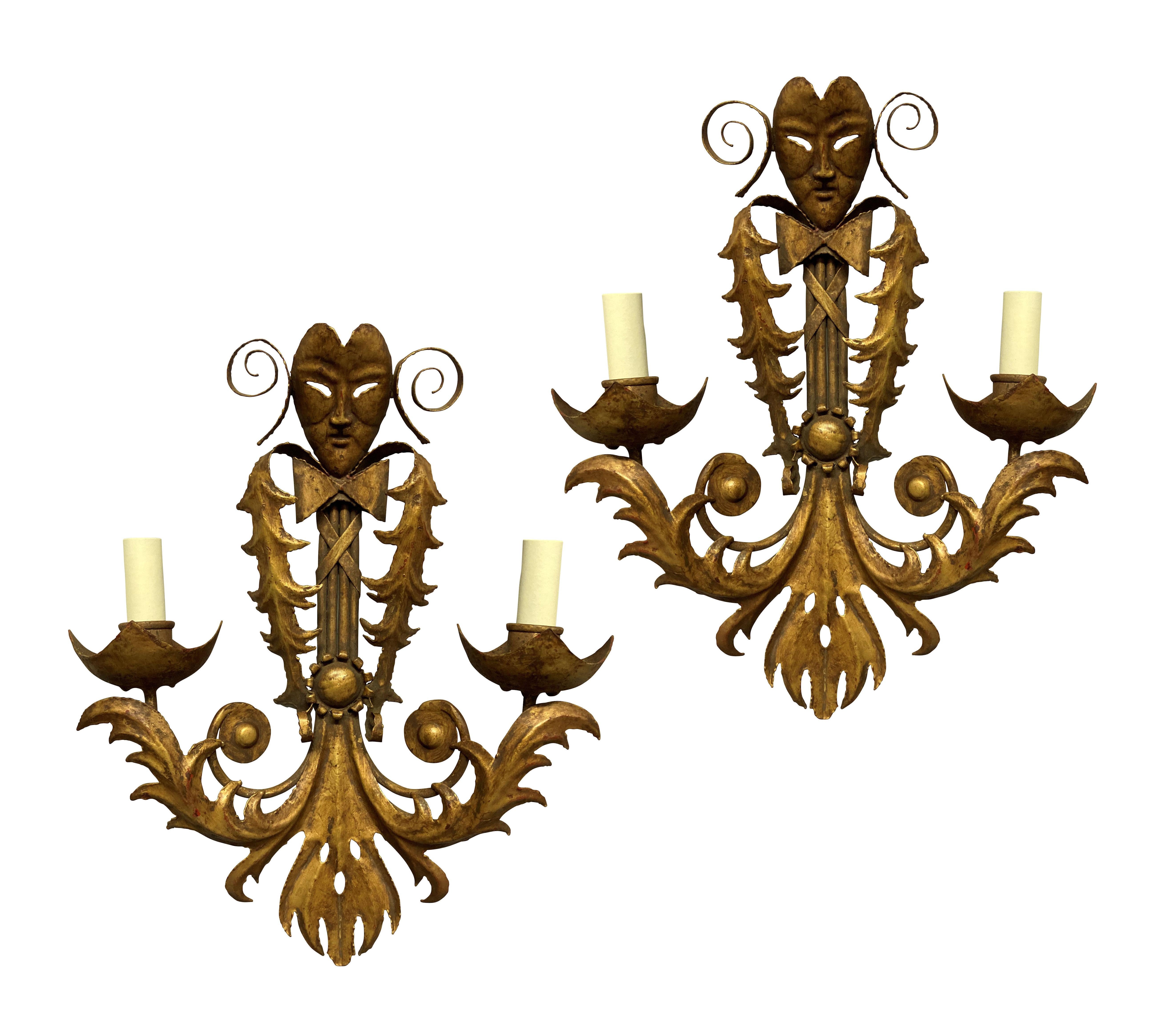 Pair of Venetian Gilt Metal Wall Lights In Good Condition For Sale In London, GB