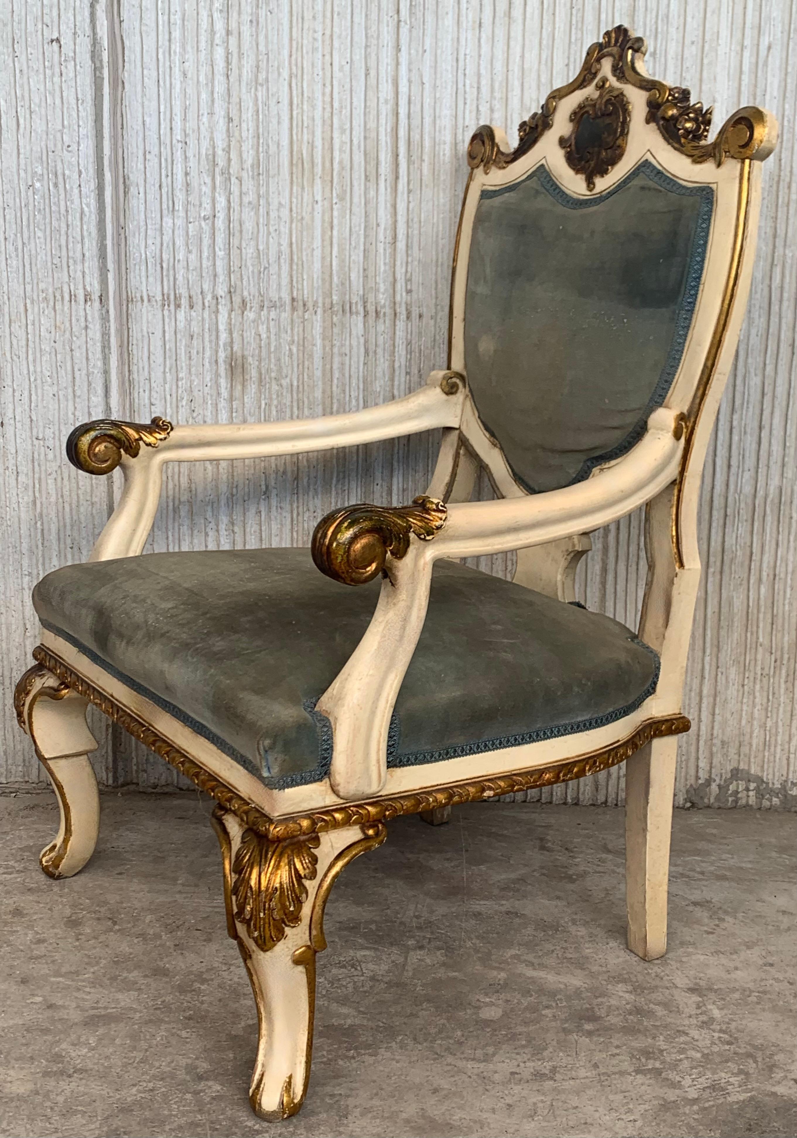 Paar venezianische handbemalte Sessel in weiem, antikem Gemlde und vergoldetem Holz (Barock) im Angebot