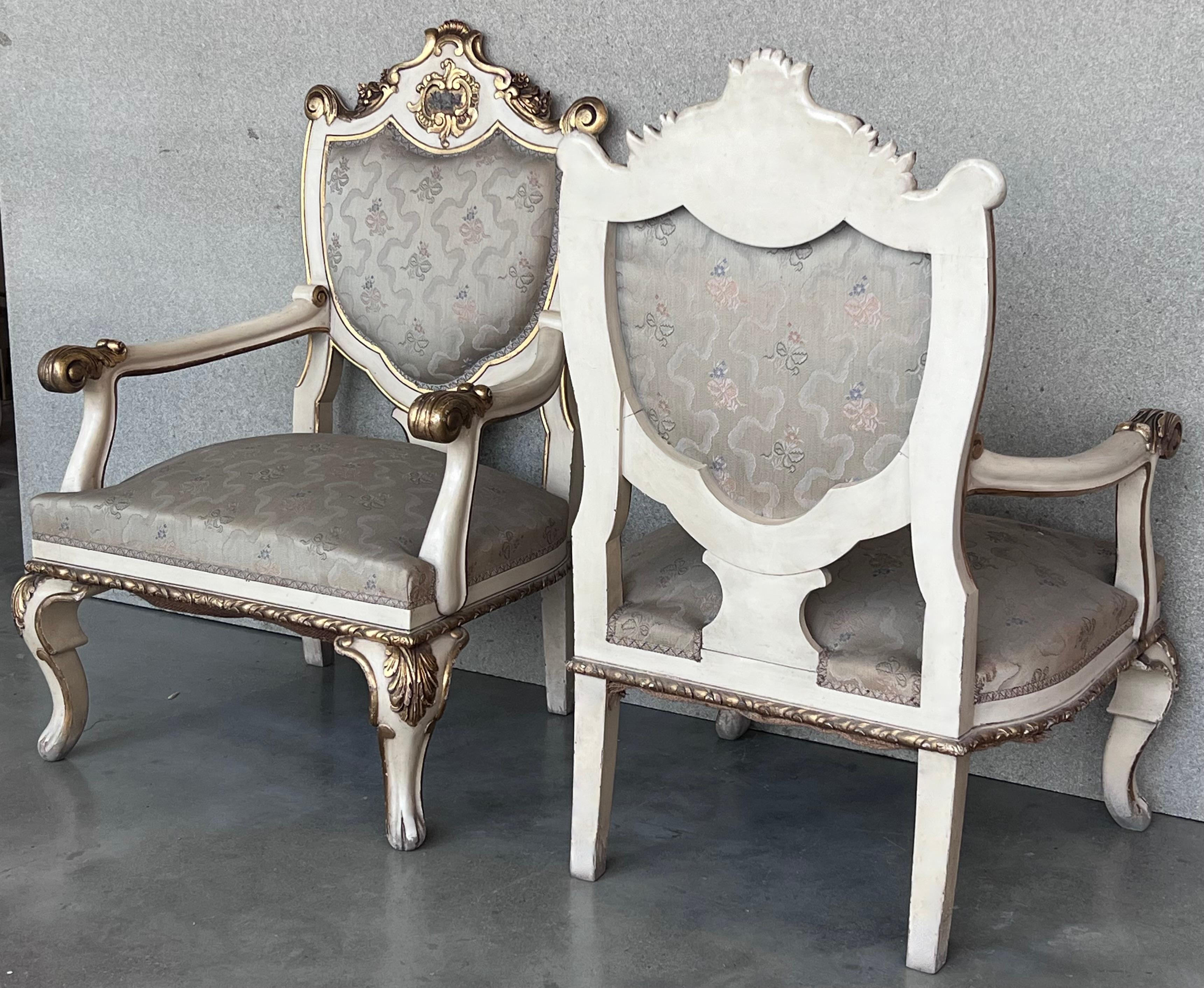 Baroque Pair of Venetian Hand Painted Armchairs in White Antique Painting and Giltwood For Sale