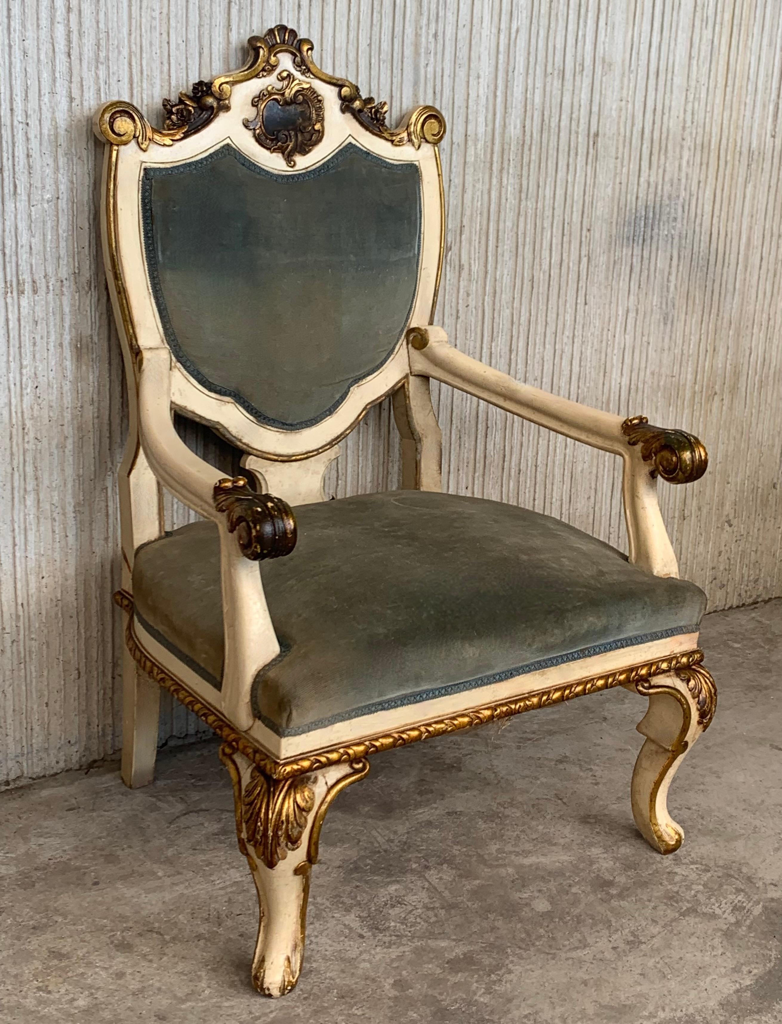 Pair of Venetian Hand Painted Armchairs in White Antique Painting and Giltwood In Good Condition For Sale In Miami, FL