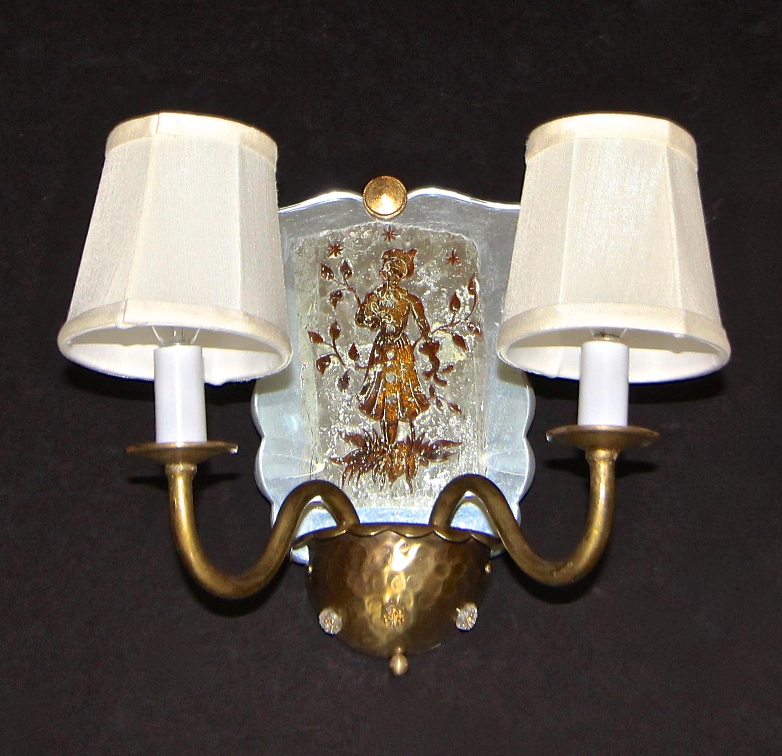Pair of Venetian Italian Mirrored Wall Light Sconces In Good Condition For Sale In Palm Springs, CA