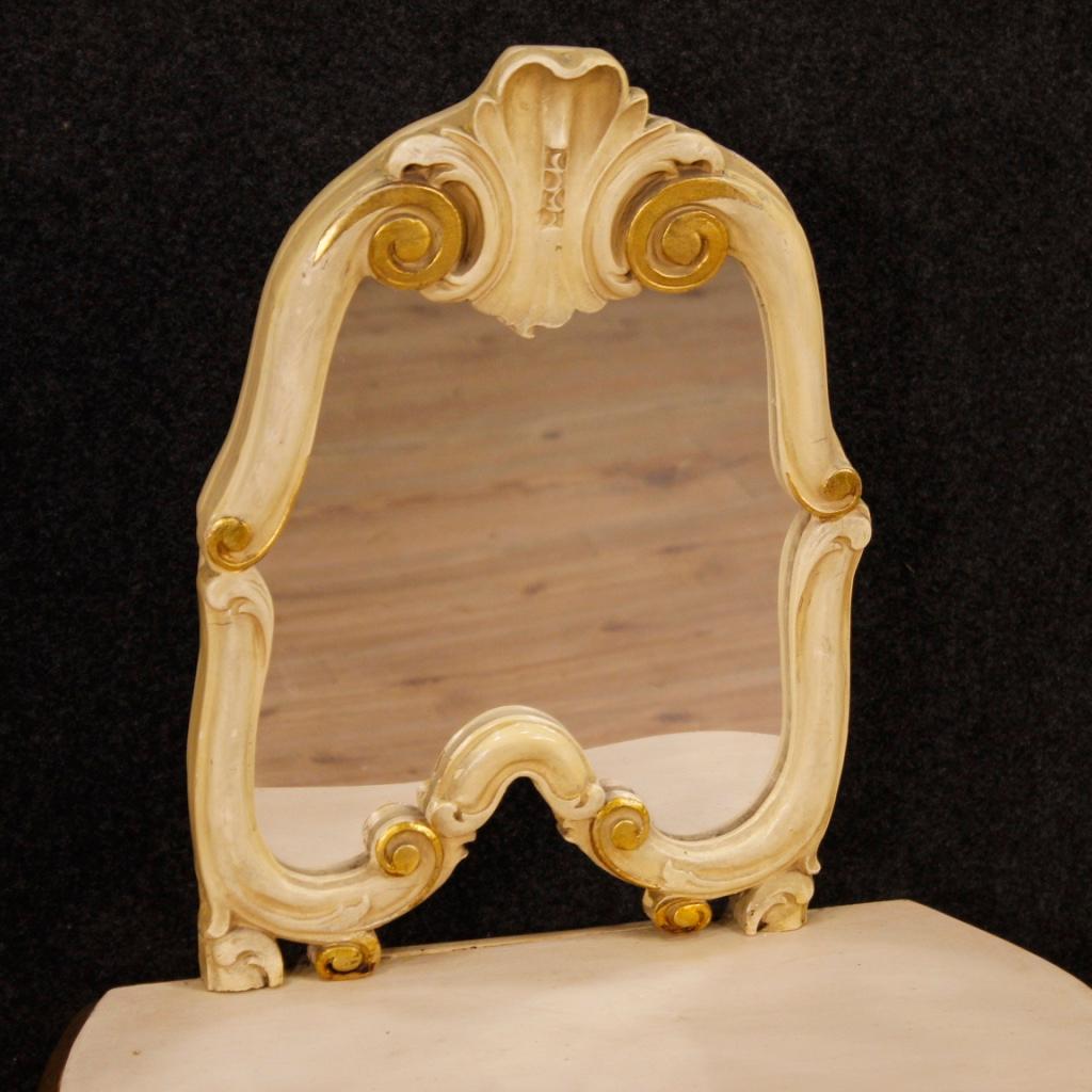 Italian Pair of Venetian Lacquered and Gilded Bedside Tables with Mirrors