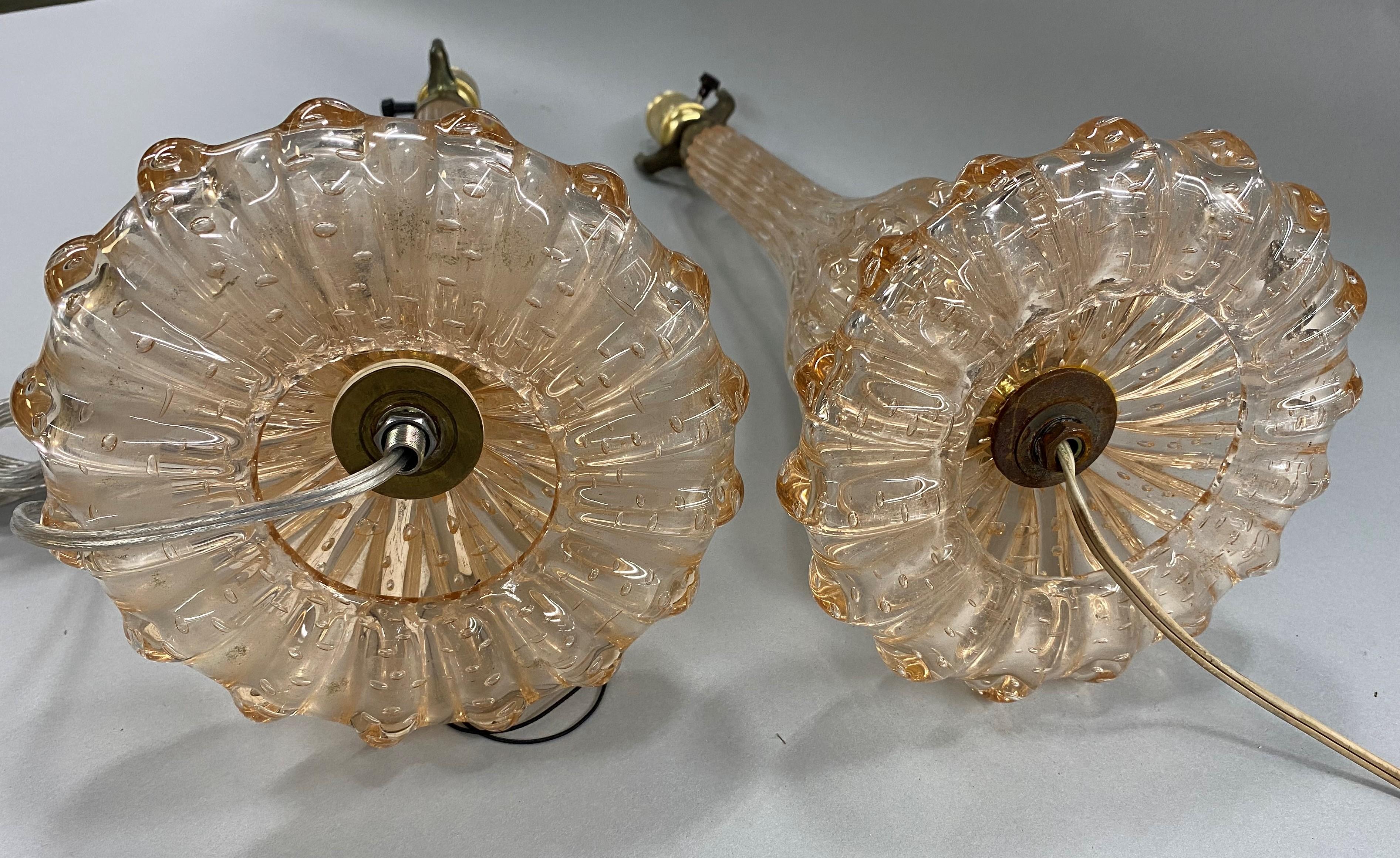 Paire de lampes vénitiennes du milieu du siècle dernier en verre bullé, vers les années 1940 7