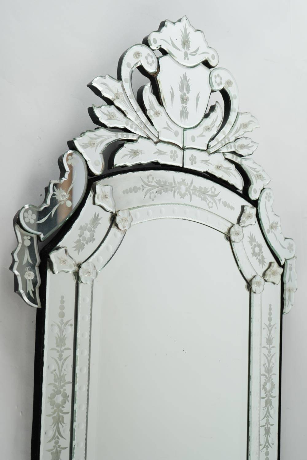 Pair of Venetian Mirror of the 20th Century, Glass is Etched and Bevelled In Excellent Condition In Saint-Ouen, FR
