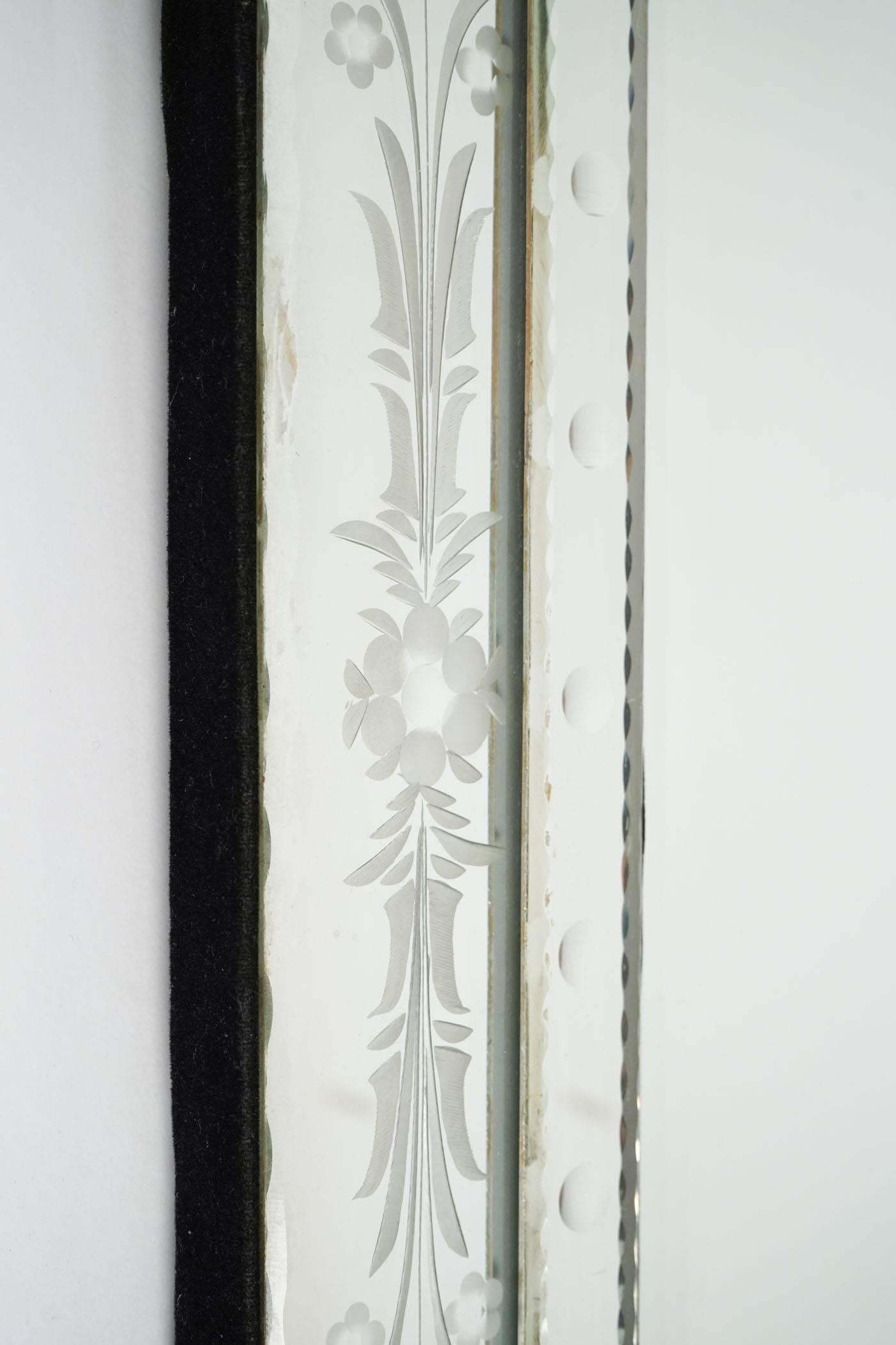 Pair of Venetian Mirror of the 20th century. Glass is etched and bevelled. 1