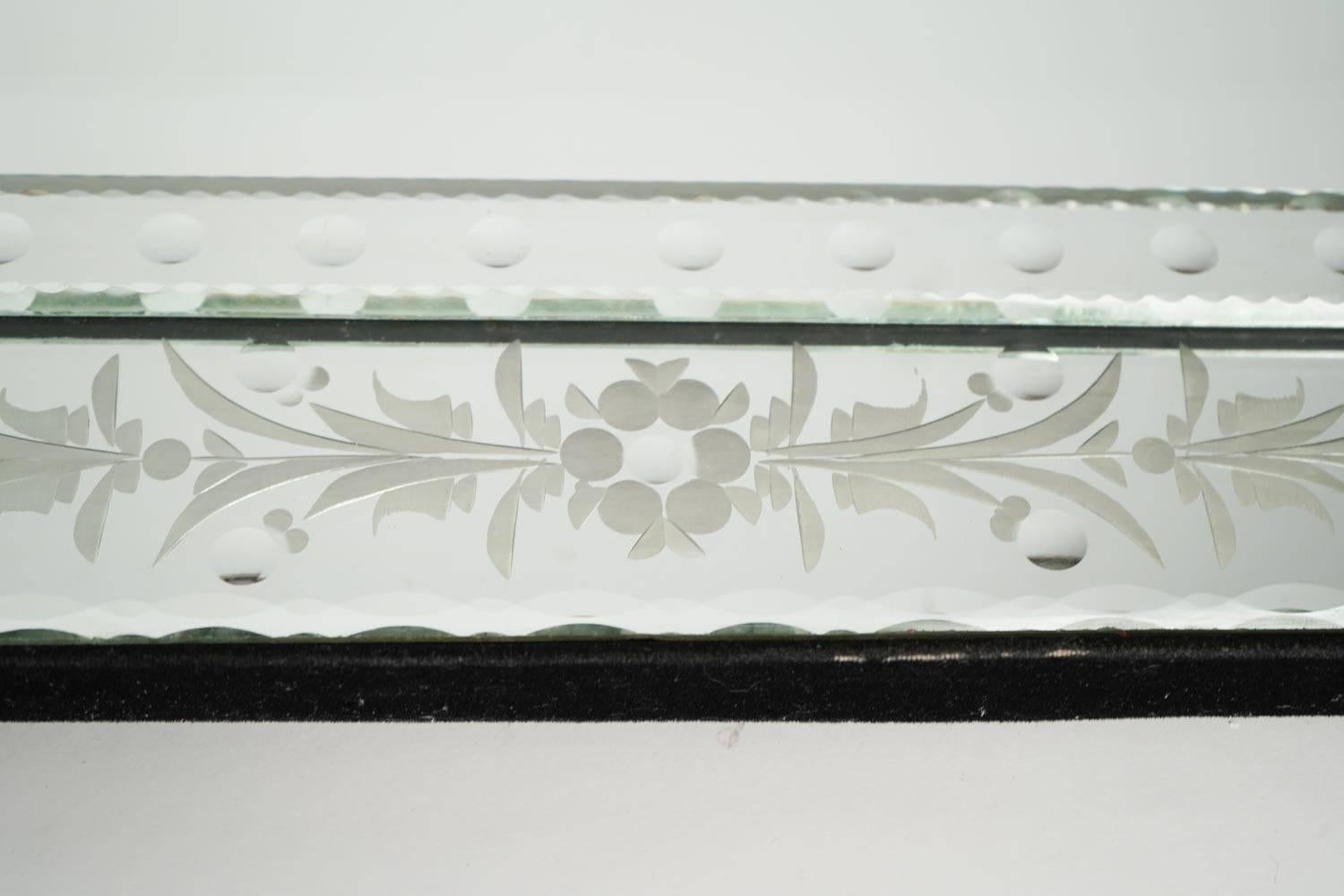 Pair of Venetian Mirror of the 20th Century, Glass is Etched and Bevelled 1