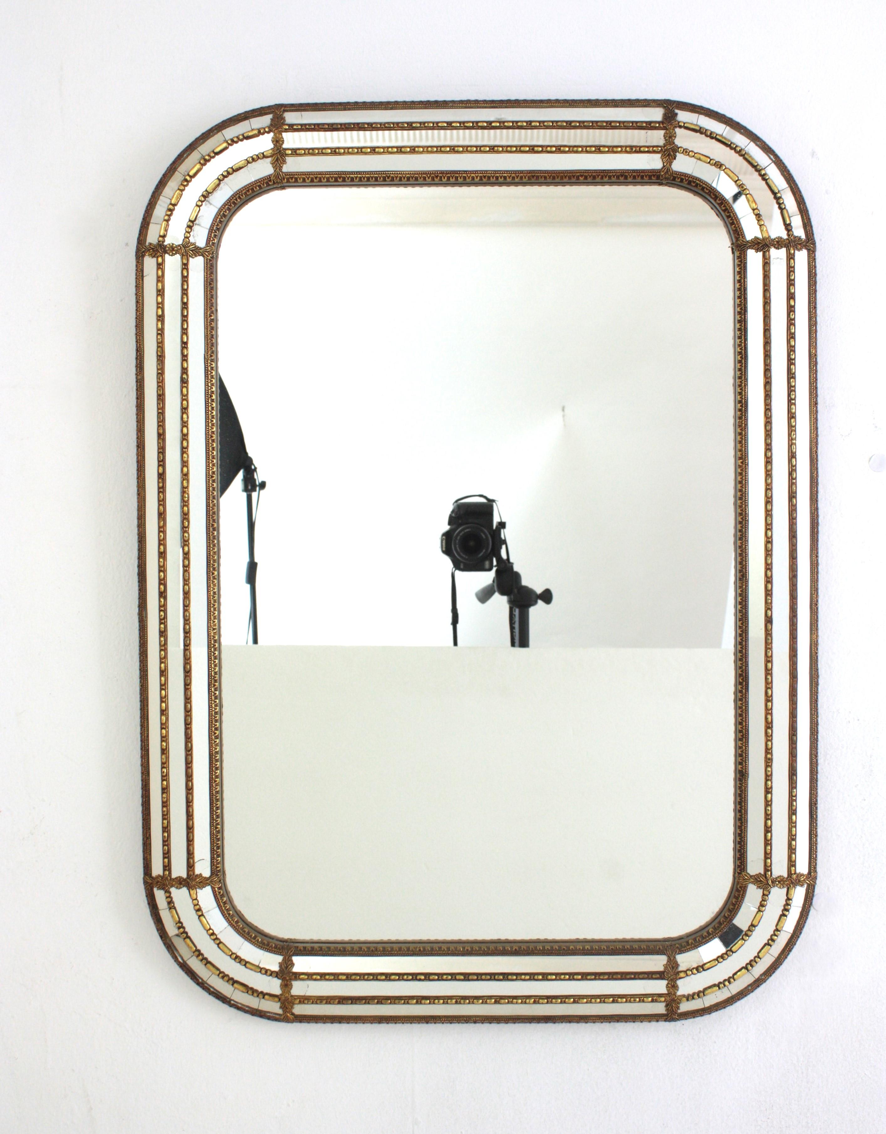 Pair of Venetian Modern Rectangular Mirrors with Brass Details In Good Condition In Barcelona, ES