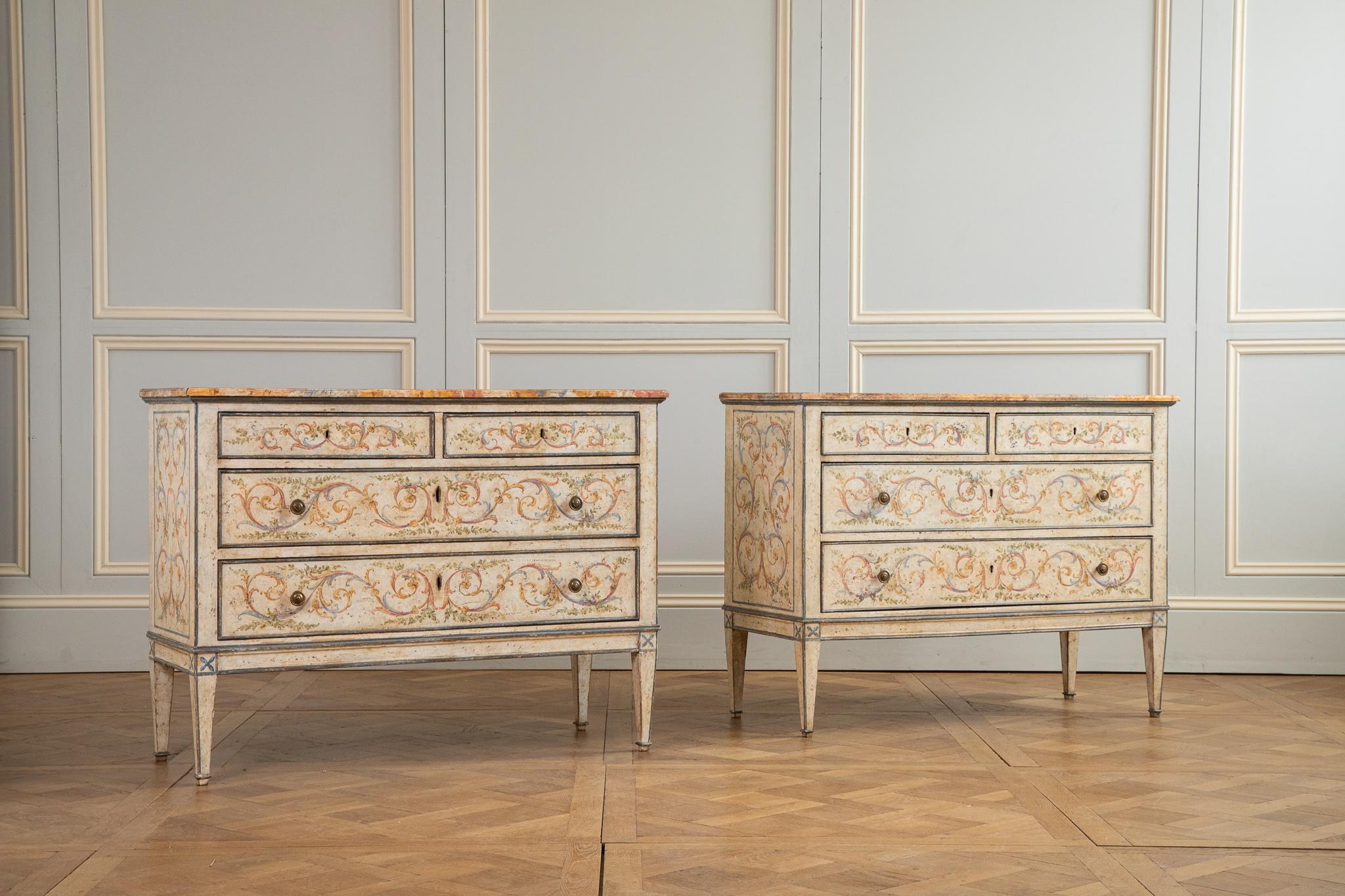 Pair of Venetian Neoclassical Hand Painted Commodes In Good Condition For Sale In London, Park Royal