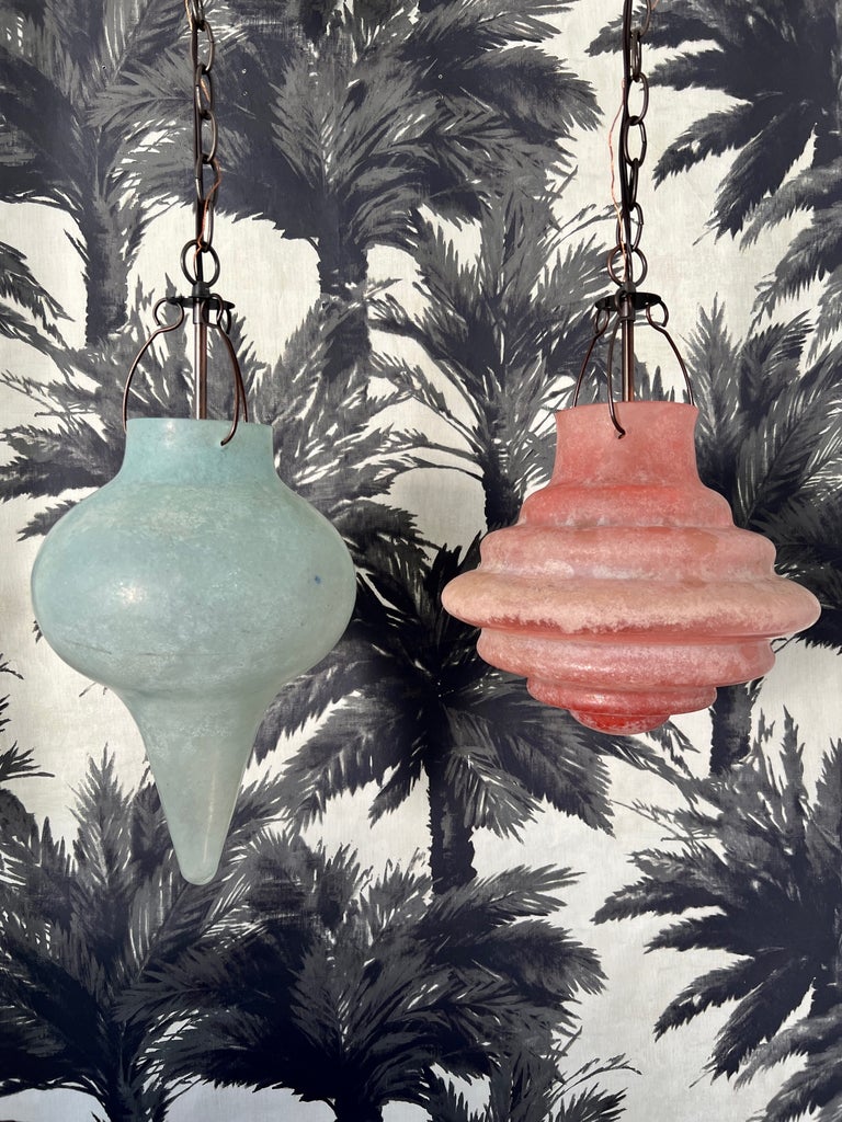 Moorish Pair of Venetian Scavo Glass Pendant Lights in Etched Aqua and Salmon Pink For Sale