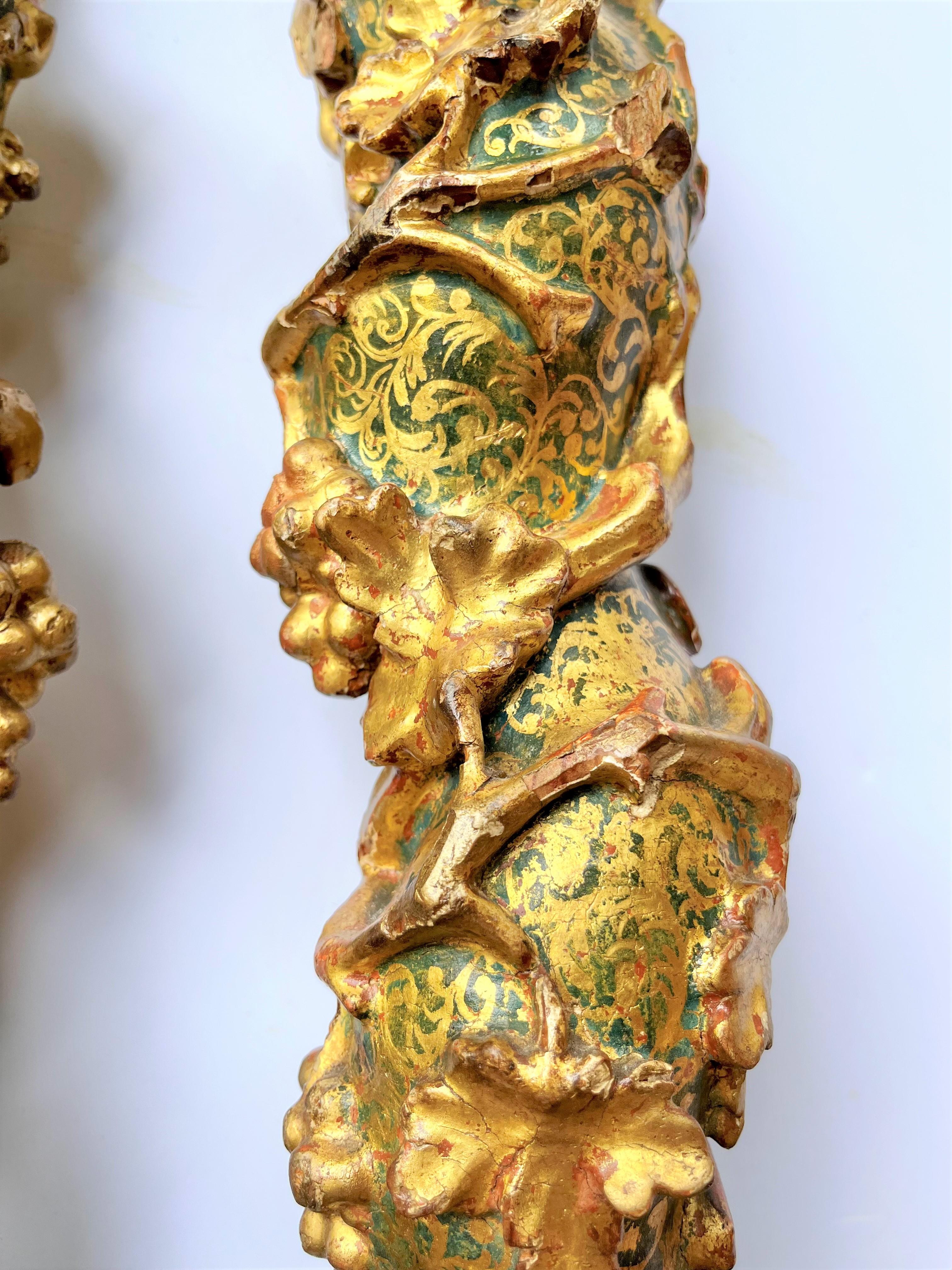 Paire de lampes vénitiennes en bois doré Solomonic Fragments Now Lamps Abîmé - En vente à Nashville, TN