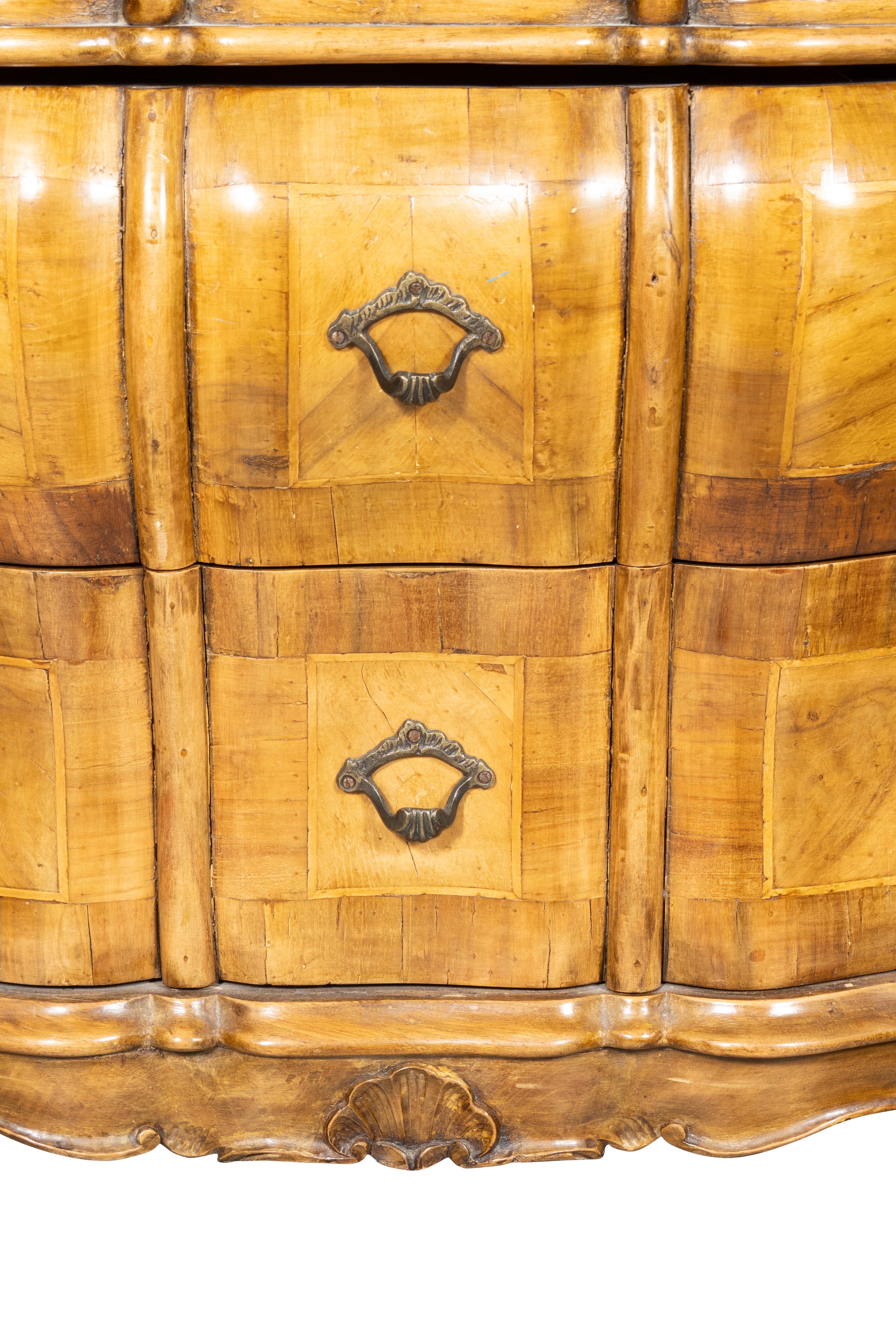 Pair Of Venetian Style Walnut Bombe Commodinis For Sale 3