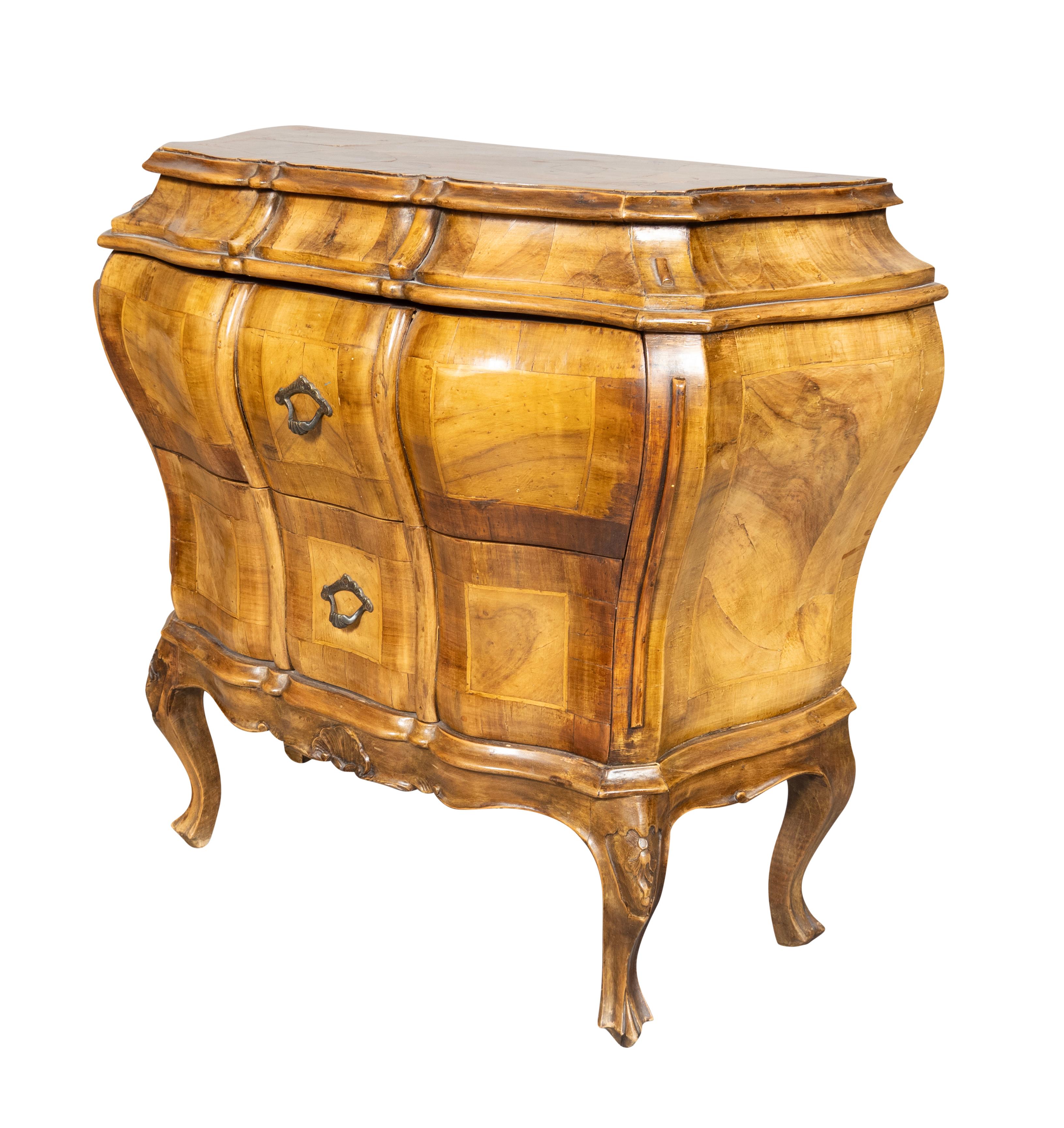 Pair Of Venetian Style Walnut Bombe Commodinis For Sale 1