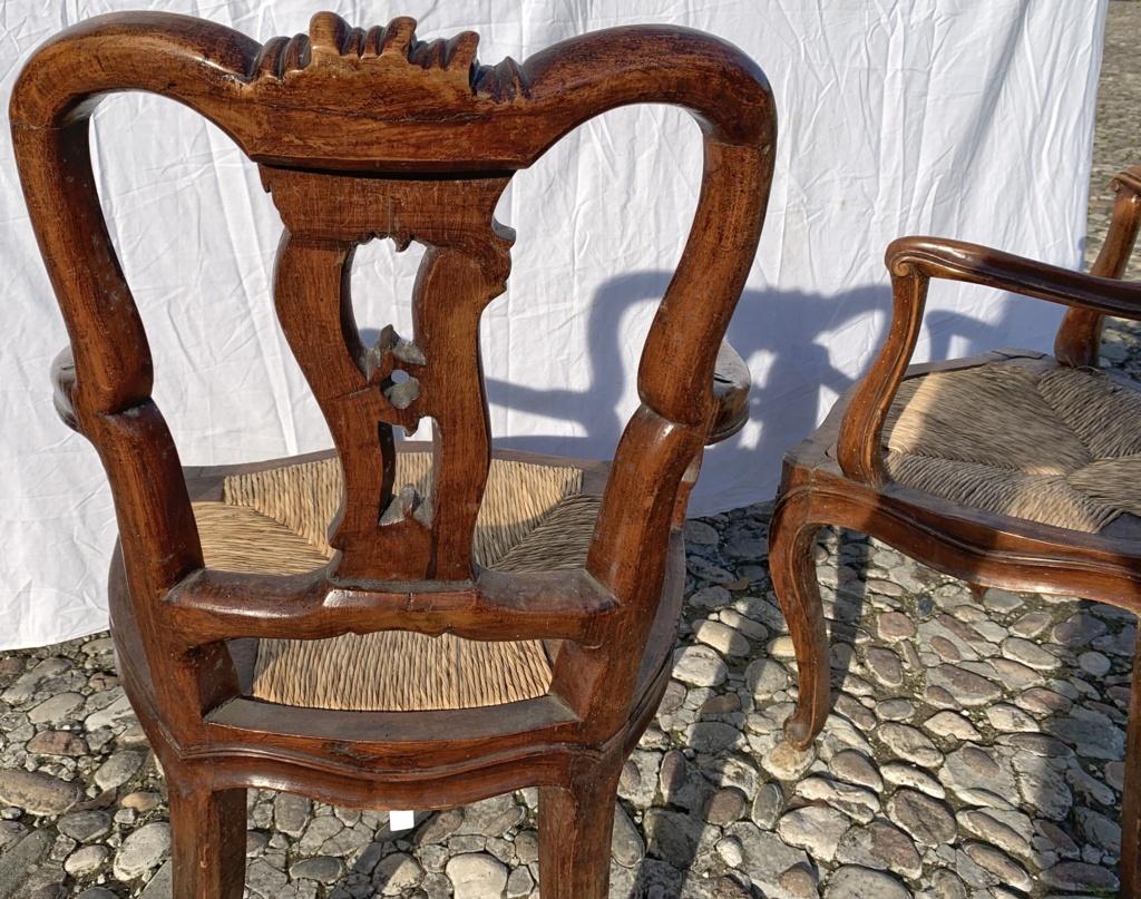 Pair of Venetian Walnut Armchairs, Venice 18th Century Carved Wood For Sale 4
