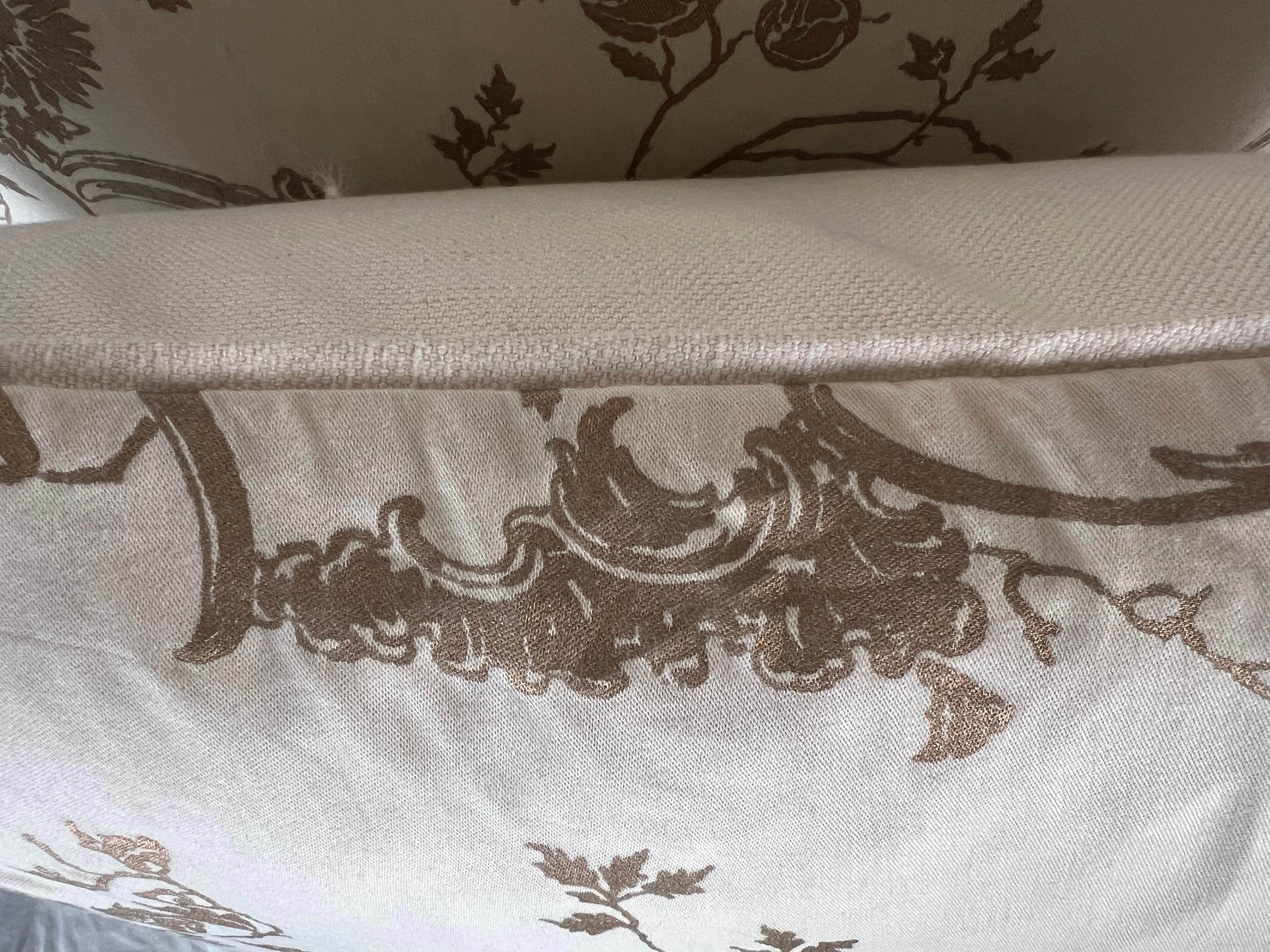 Paire de coussins Fortuny à motif Venezianina or et crème Excellent état - En vente à Los Angeles, CA
