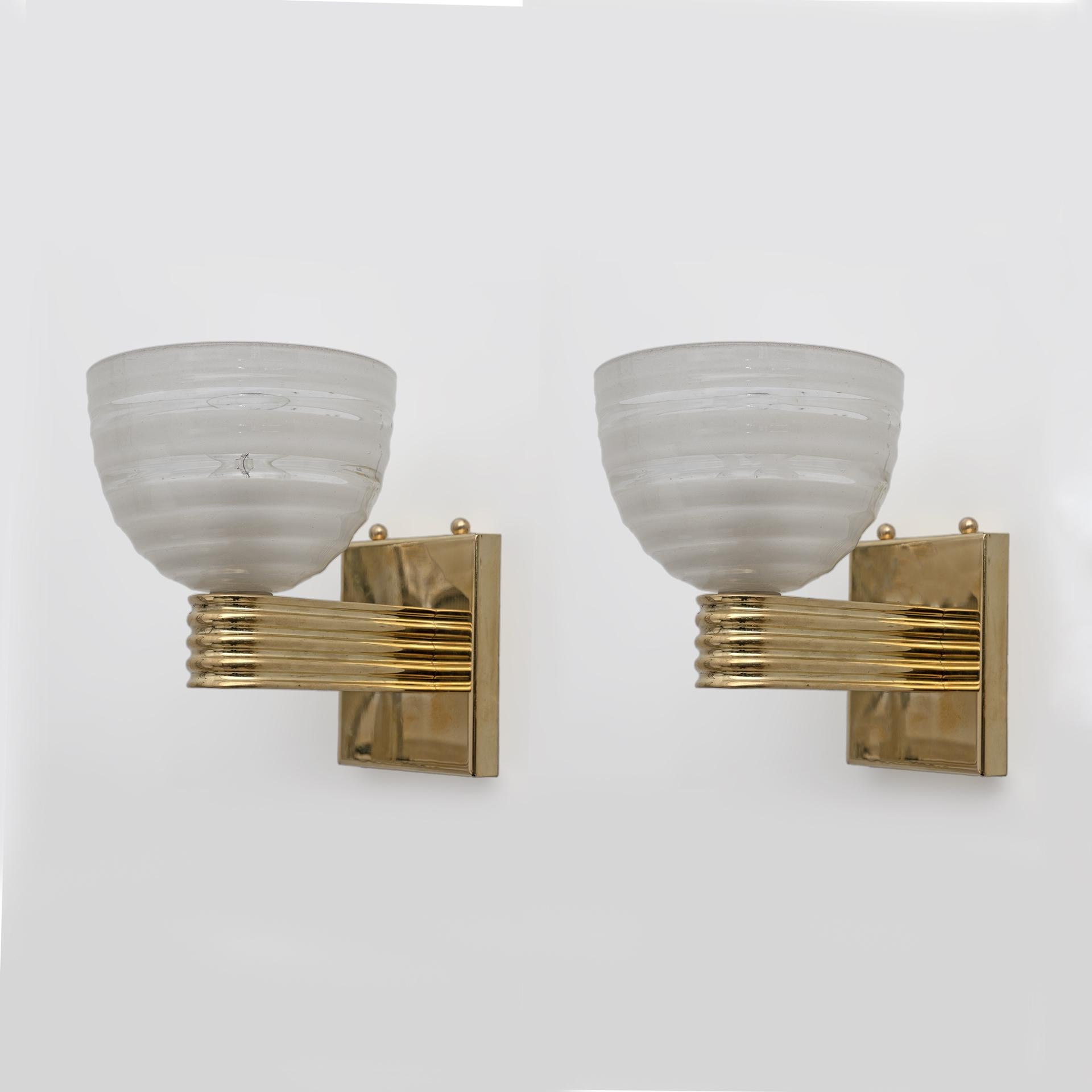 Pair of Venini Style Art Dèco Brass and Murano Glass Sconces For Sale 1