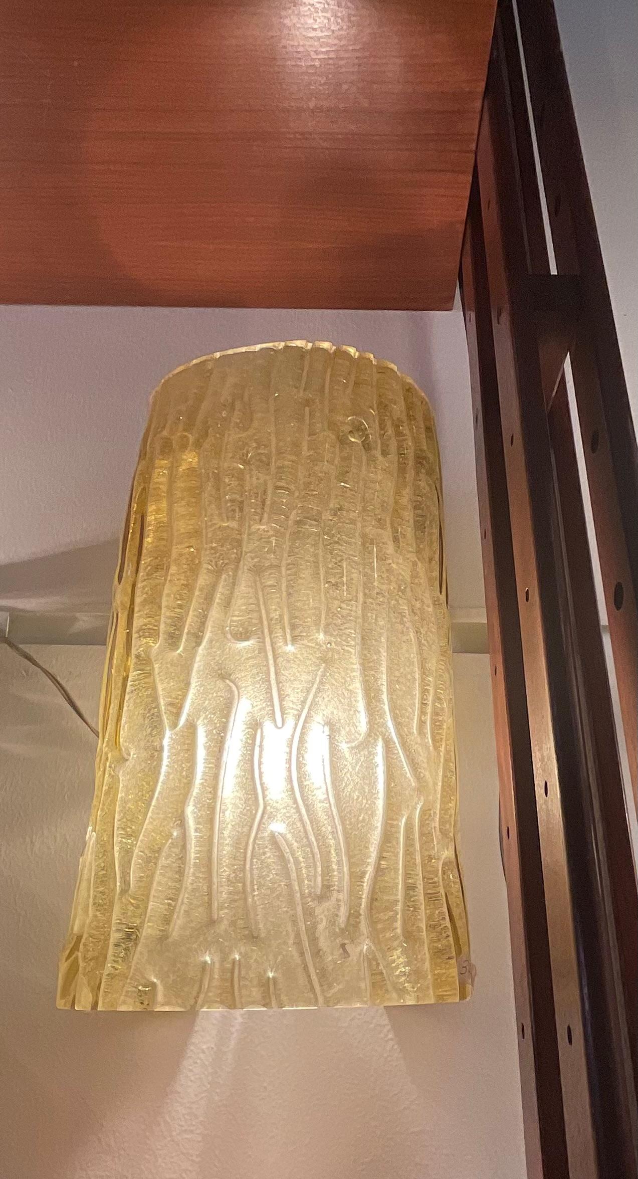 Italian VENINI - Toni ZUCCHERI -  Pair Sconces - Gold Murano glass - Italy 1950. For Sale