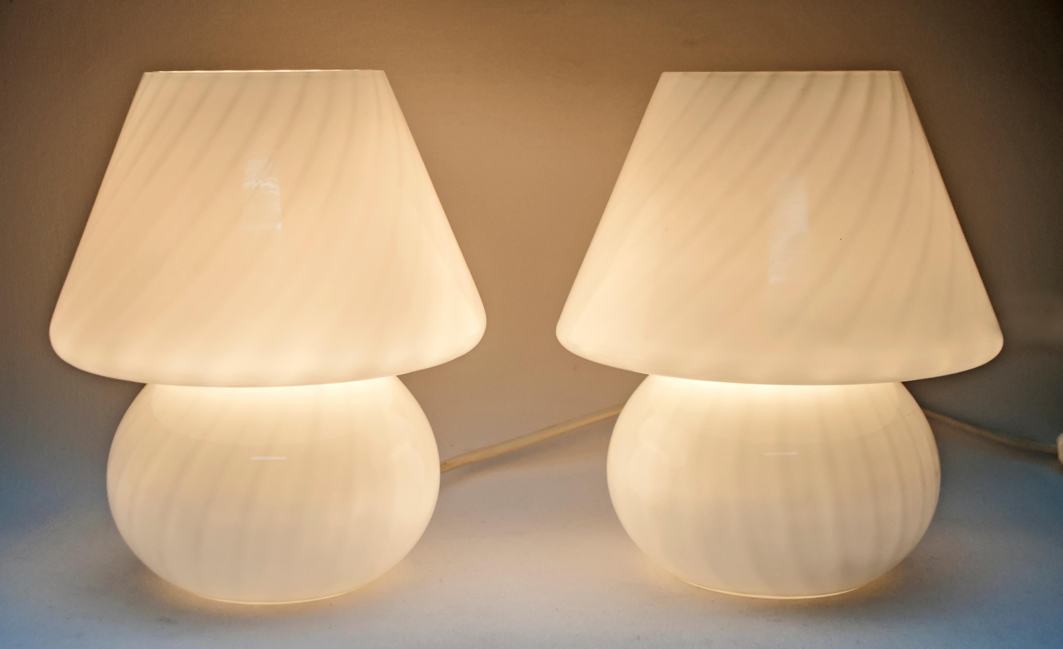 Italian Pair of Venini Mid-Century Modern Murano Glass Table Lamps, 1970s
