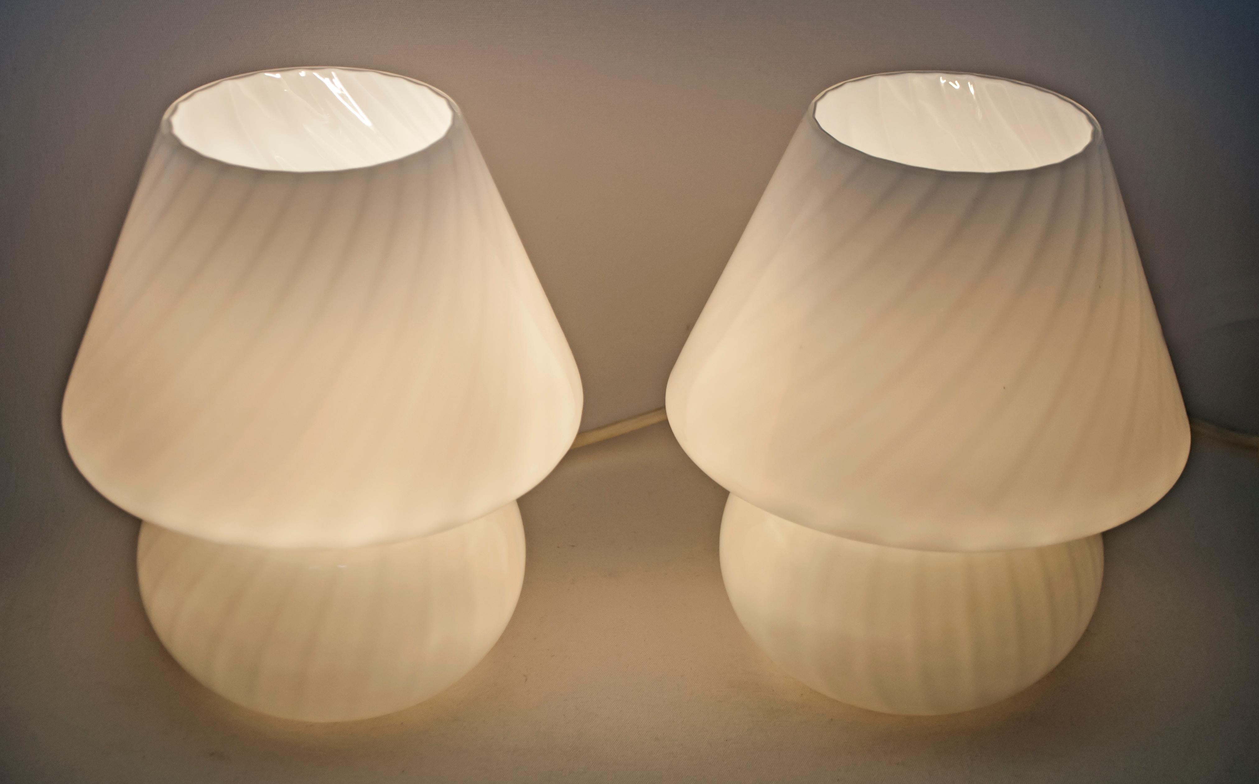 Pair of Venini Mid-Century Modern Murano Glass Table Lamps, 1970s 1