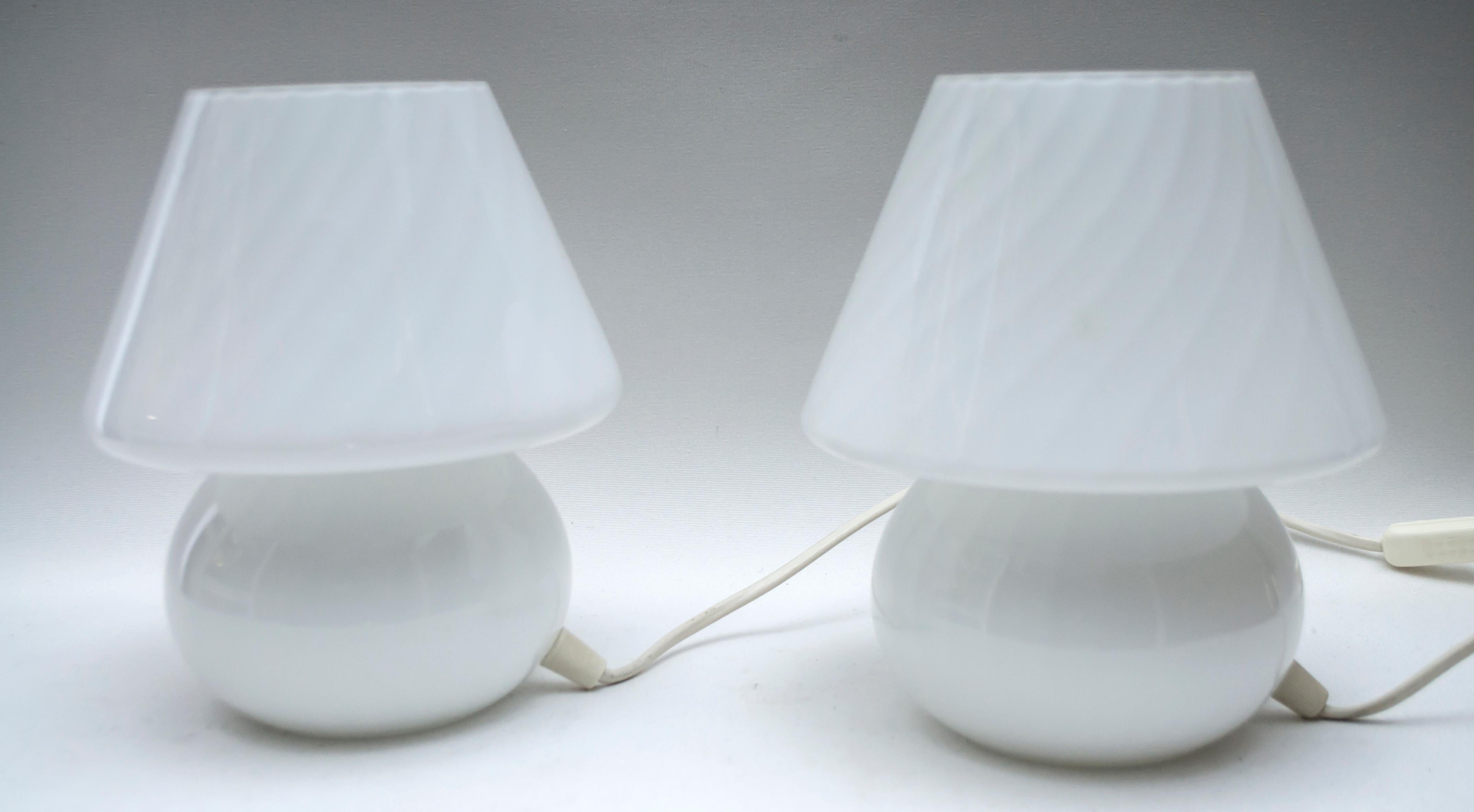 Pair of Venini Mid-Century Modern Murano Glass Table Lamps, 1970s 2