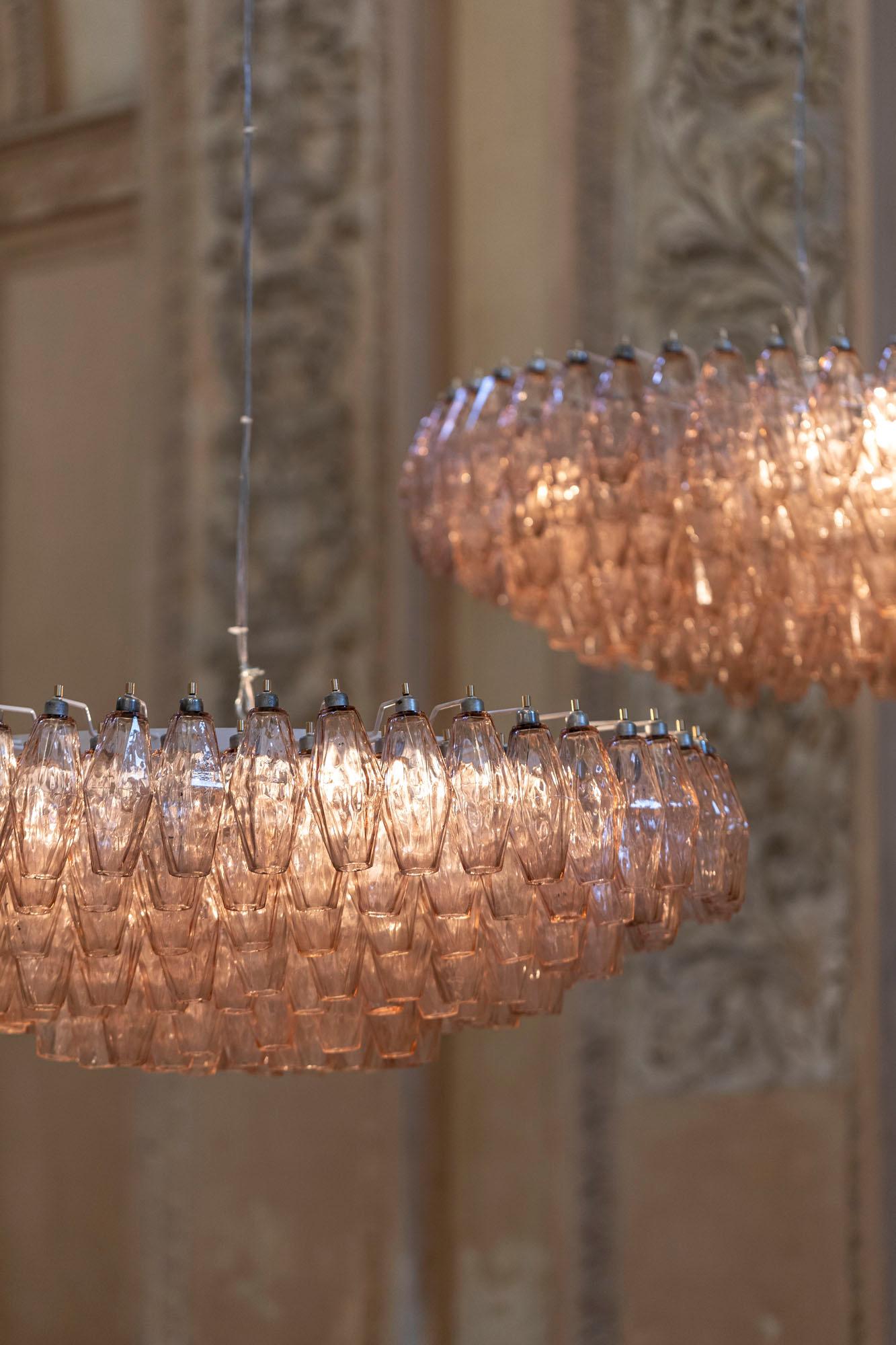 Pair of Venini Poliedri Chandeliers In Excellent Condition In Piacenza, Italy