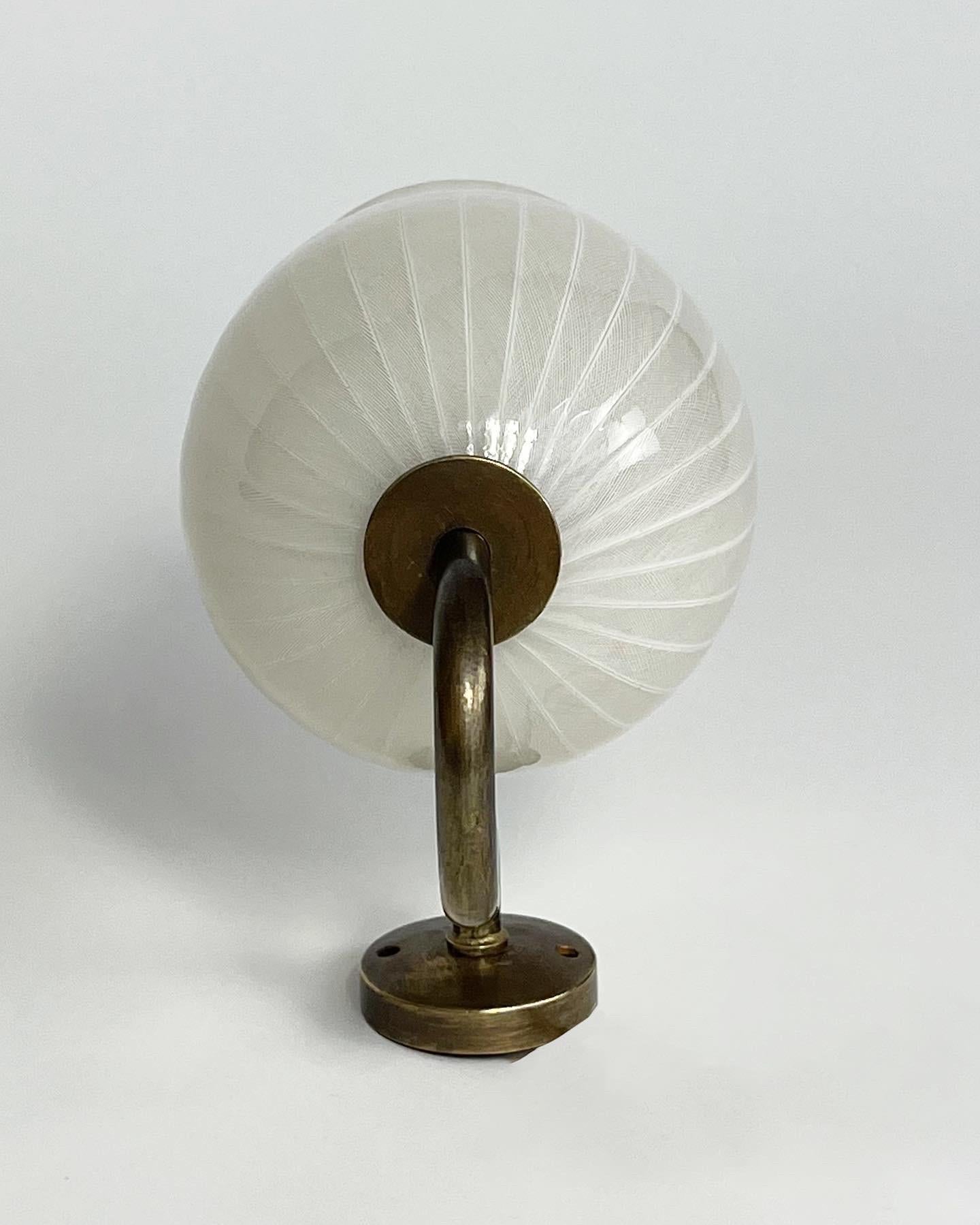 Pair of Venini Sconces Murano Glass Zanfirico Filigrana 1950s Wall Lamps In Good Condition In Basel, BS