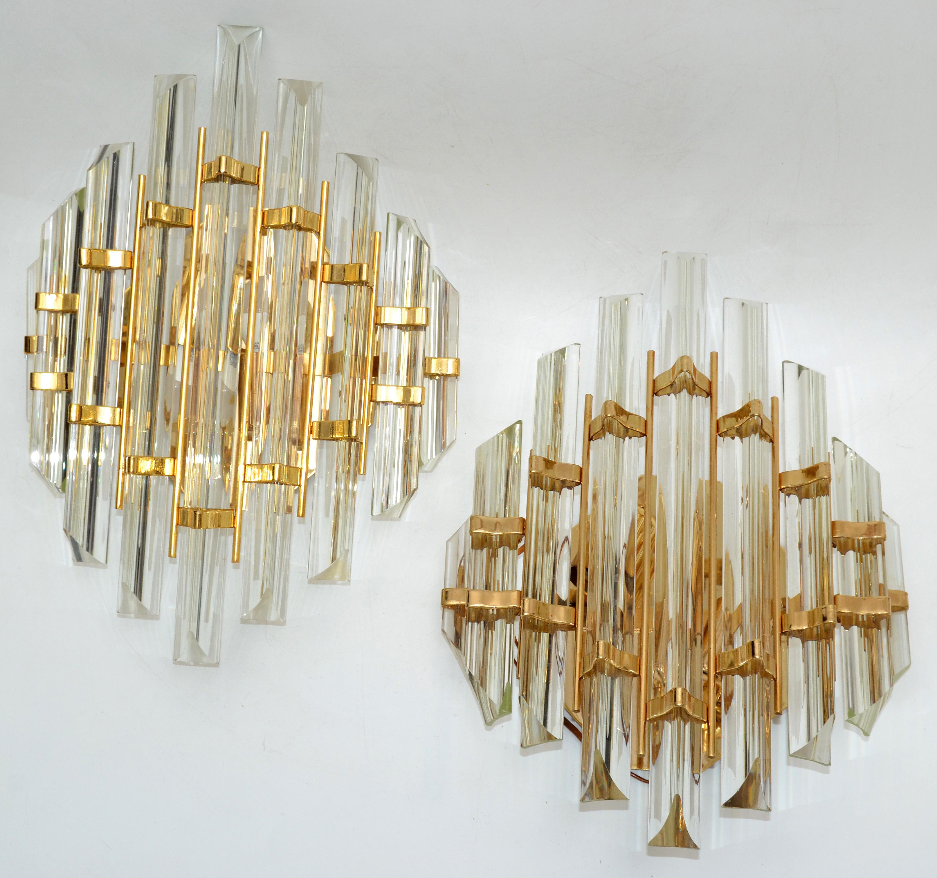 Late 20th Century Pair of Venini Style Crystal & Brass Sconces Mid-Century Modern Italy 1970 For Sale