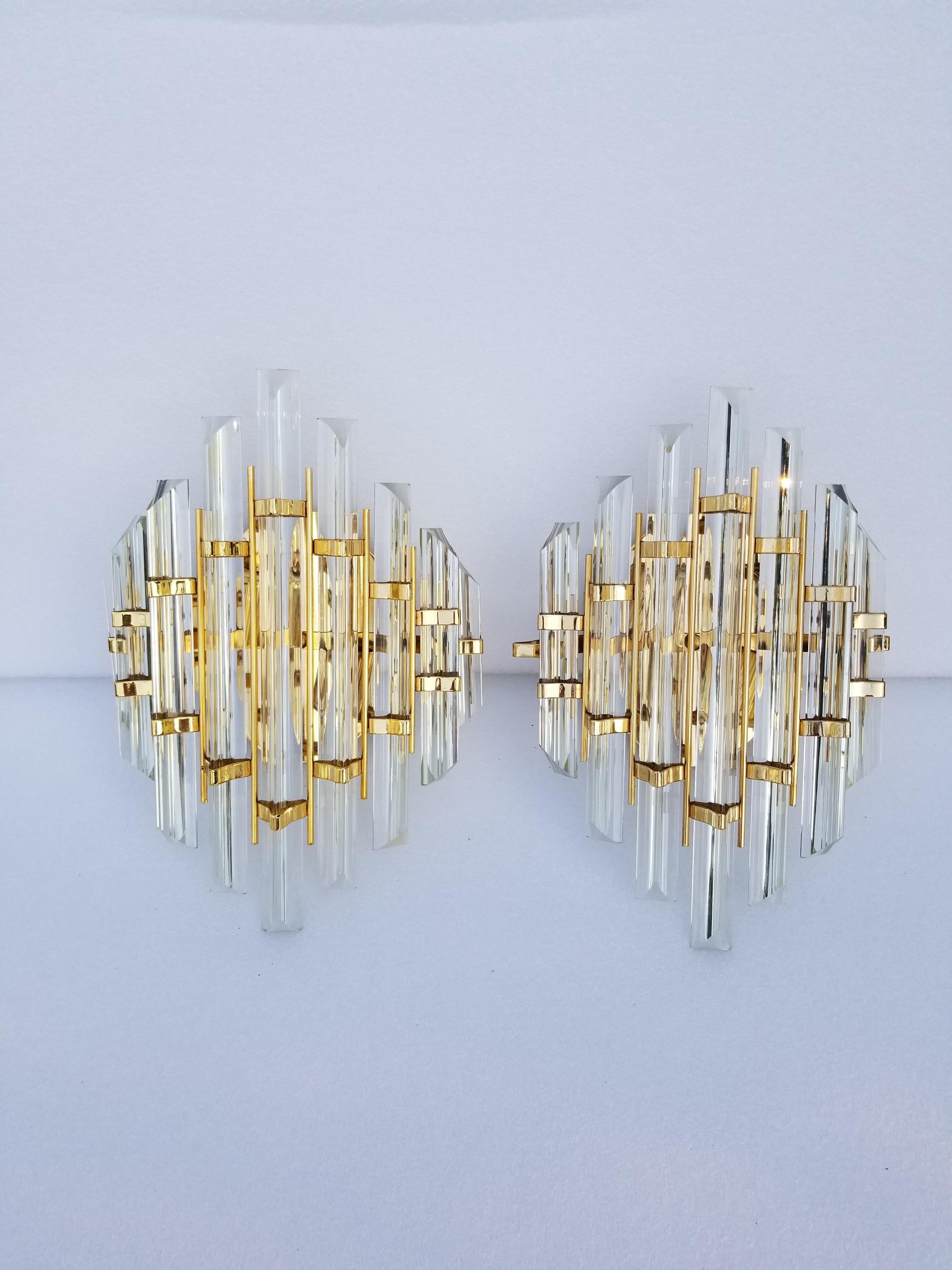 Late 20th Century Pair of Venini Style Crystal Sconces For Sale