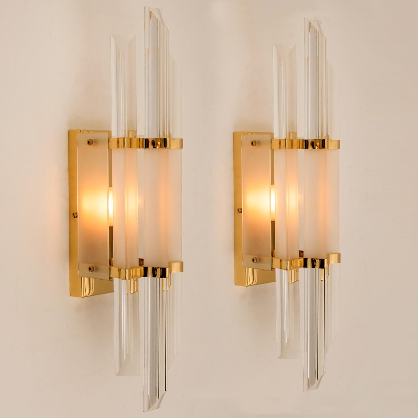 1 of the 2 beautiful pair of Murano glass wall sconces featuring three long crystal clear glass 