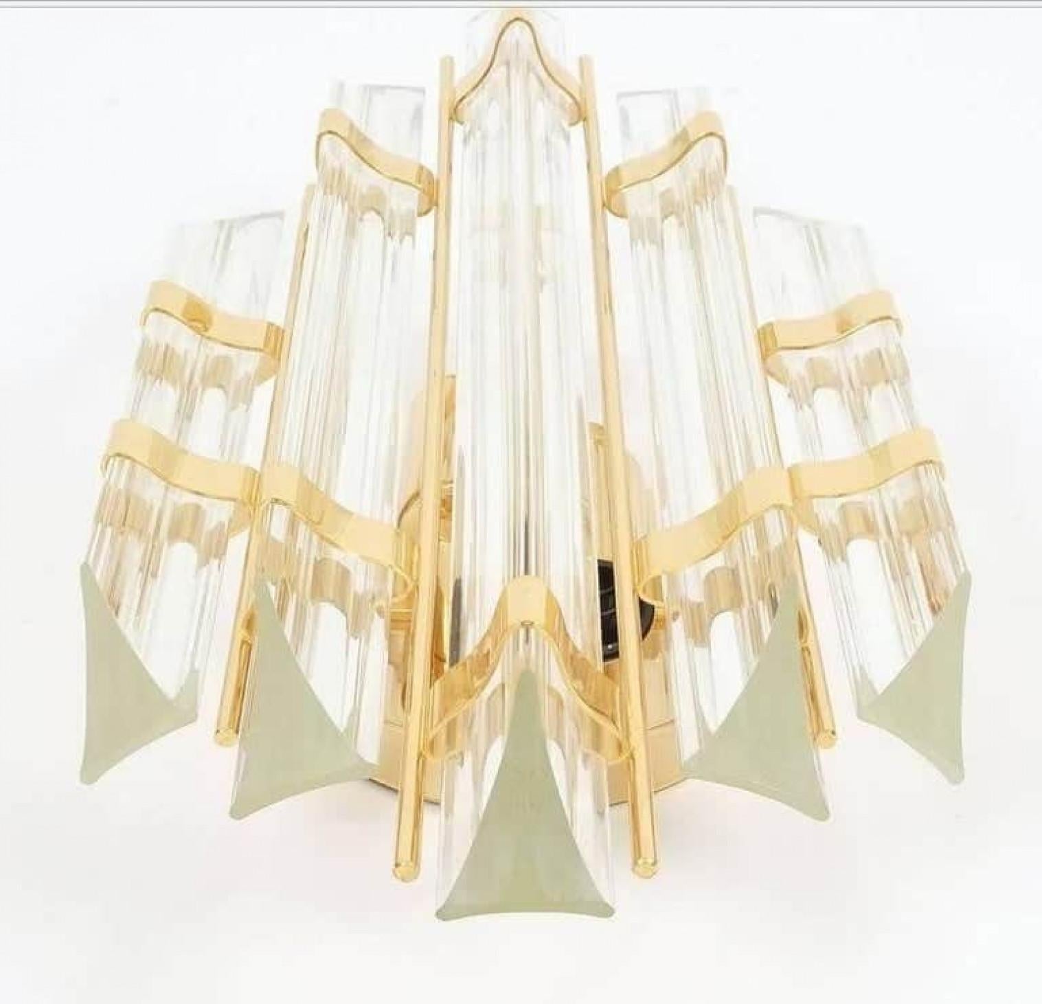 Mid-Century moderno Coppia di sconsigliere in vetro di Murano e placcate in oro in stile Venini, Italia in vendita