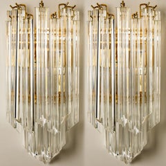 Paar Triedroglas-Baumwolken-Wandleuchter im Venini-Stil aus klarem Goldglas und Messing