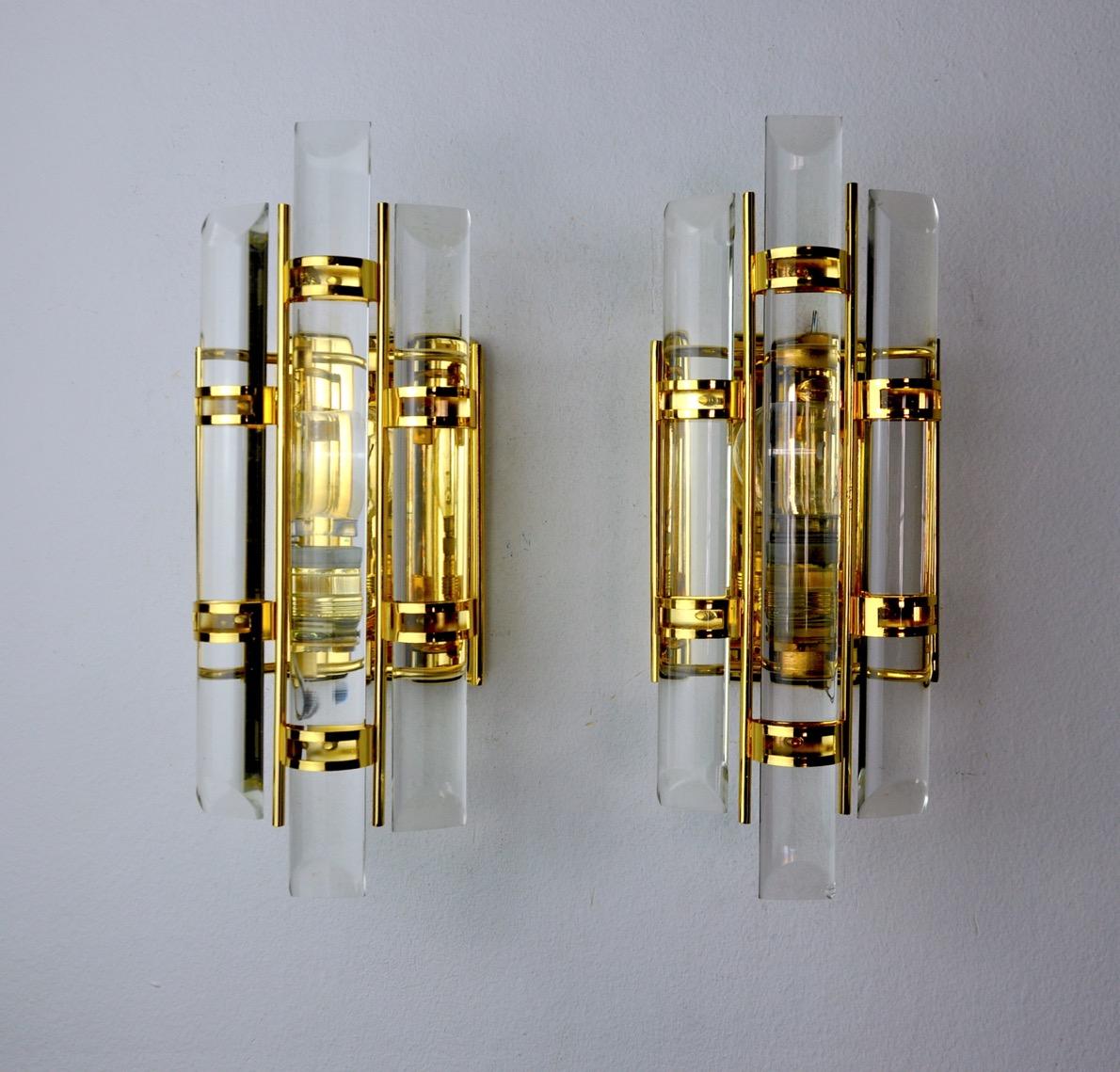 Hollywood Regency Pair of Venini Wall Lamps, Cut Glass, Murano, Italy, 1970 For Sale