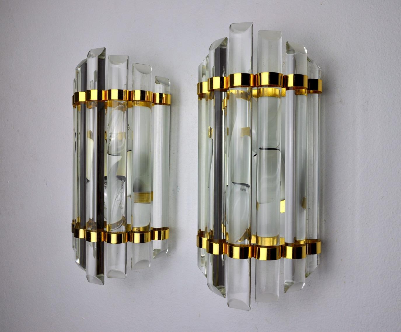 Hollywood Regency Pair of Venini Wall Lamps, Cut Glass, Murano, Italy, 1970 For Sale