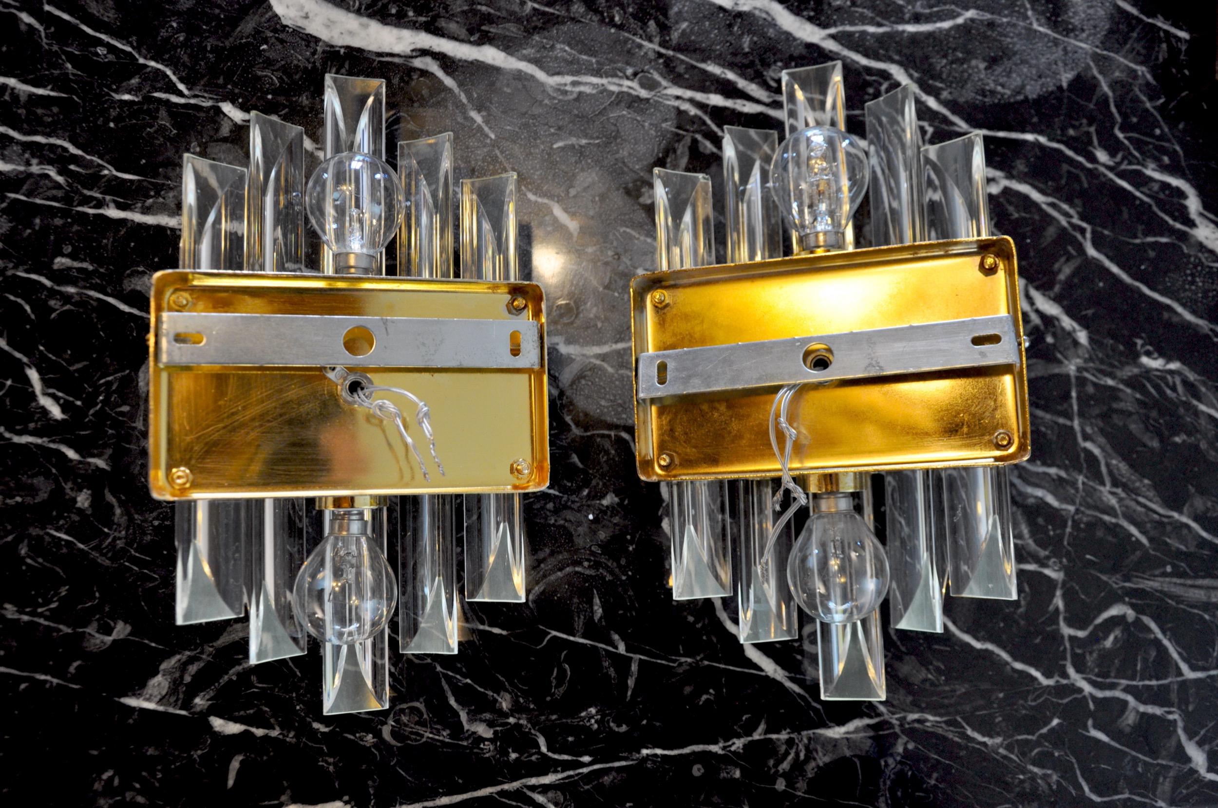 Late 20th Century Pair of Venini Wall Lamps Cut Glass Murano Italy 1970 For Sale