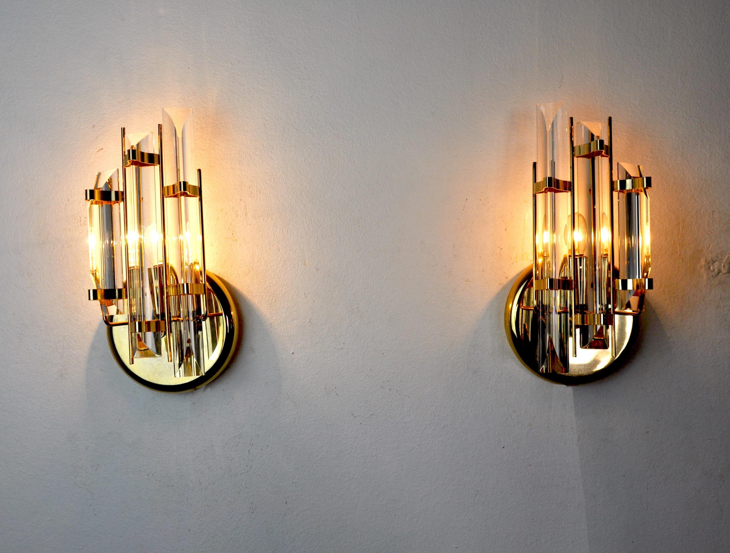 Late 20th Century Pair of Venini Wall Lamps Cut Glass Murano Italy 1980 For Sale
