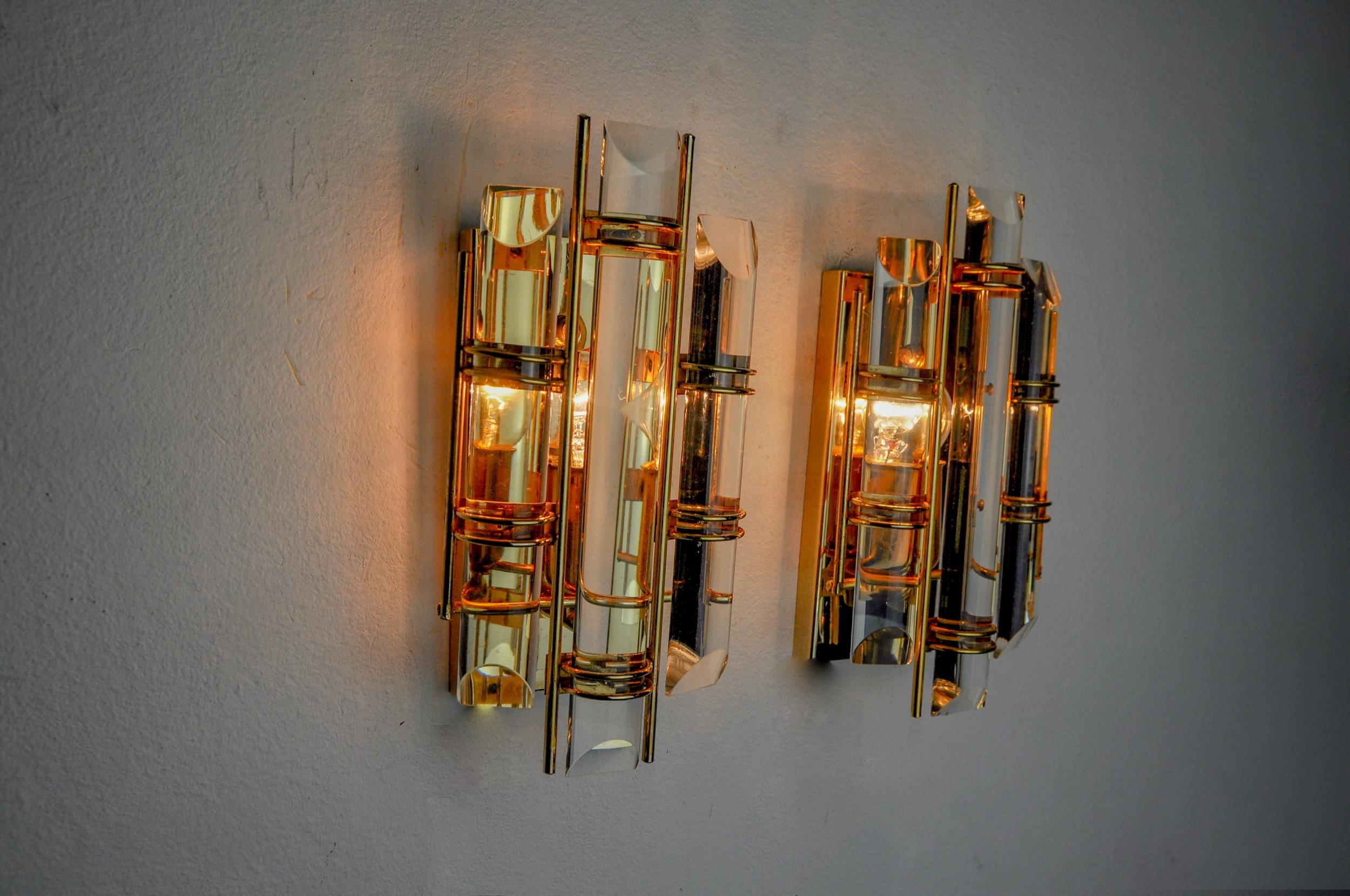 Late 20th Century Pair of Venini wall lamps, half-moon glass, murano, Italy 1970 For Sale