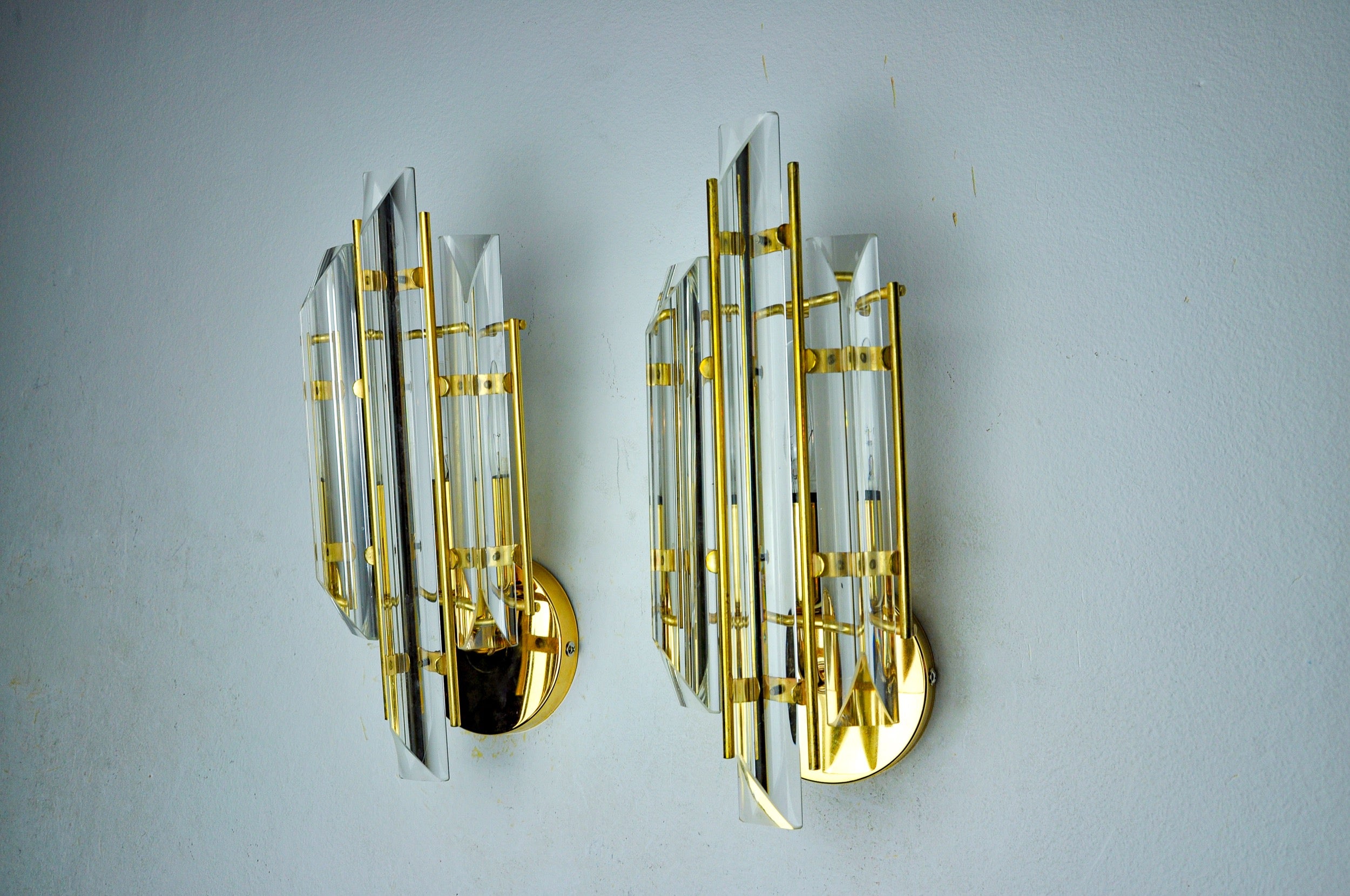 Hollywood Regency Paire d'appliques Venini, verre Triedri, Murano, Italie 1970 en vente