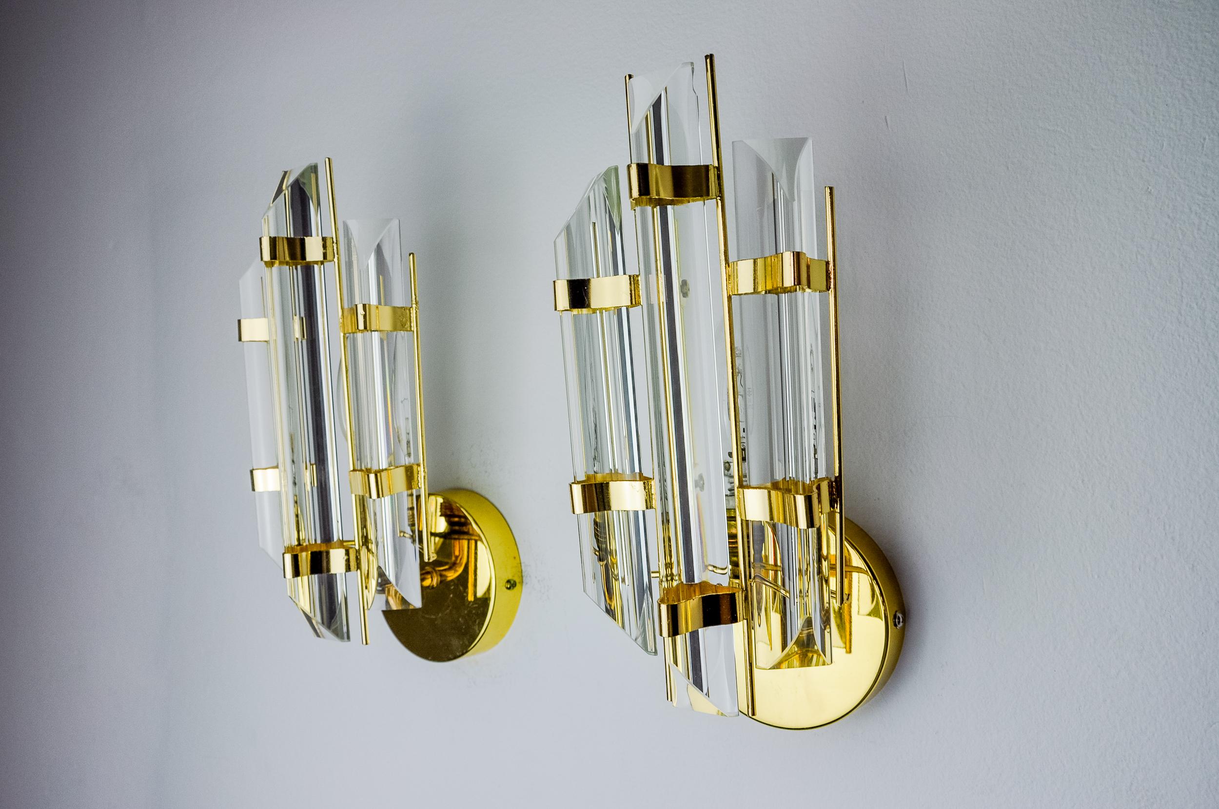 Hollywood Regency Pair of Venini wall lights, Triedri glass, Murano, Italy 1970 For Sale