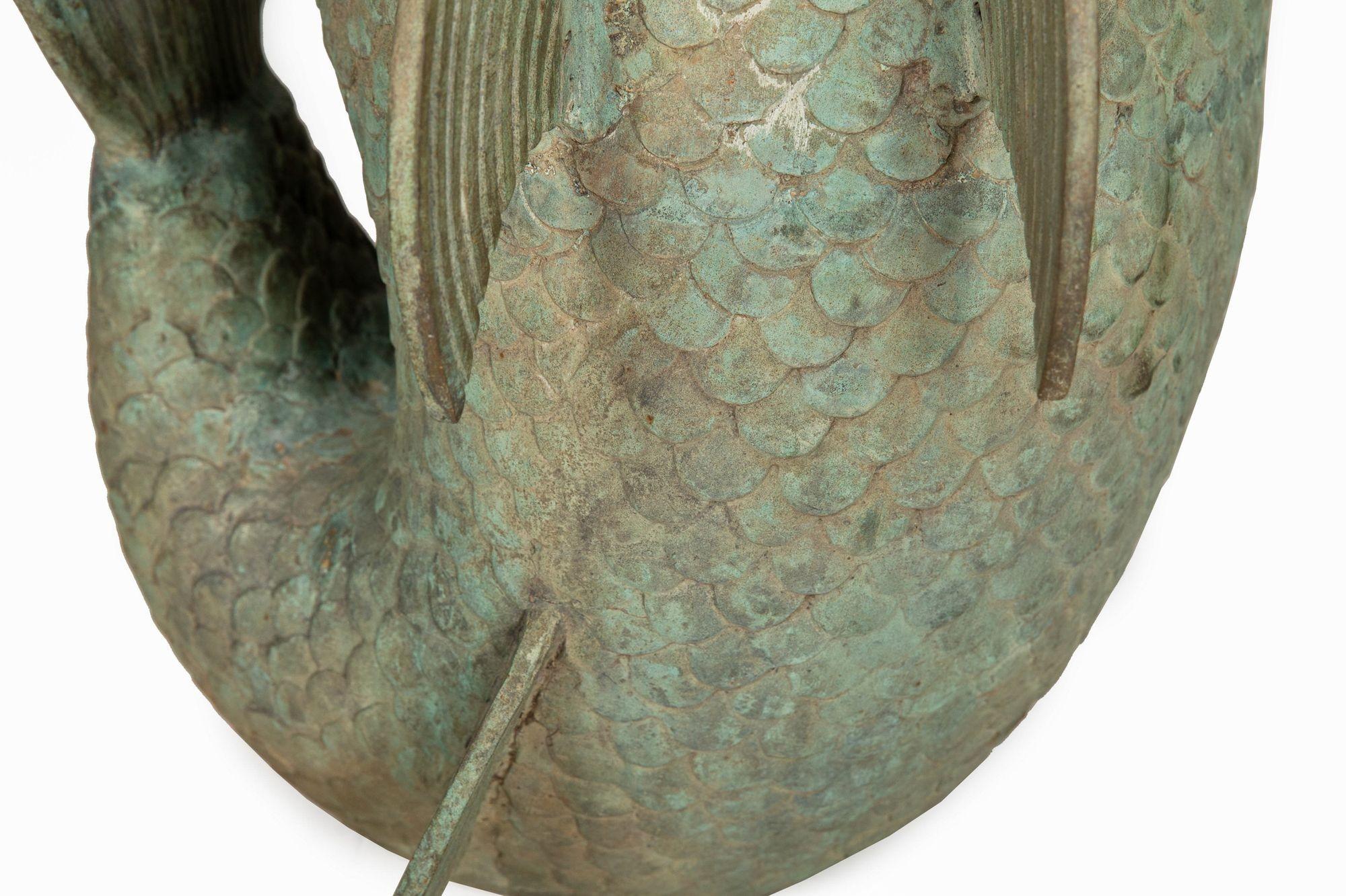 Coppia di sculture da giardino in bronzo Verdigris con pesci Koi, fioriere Jardinieres, 1950 ca. in vendita 6