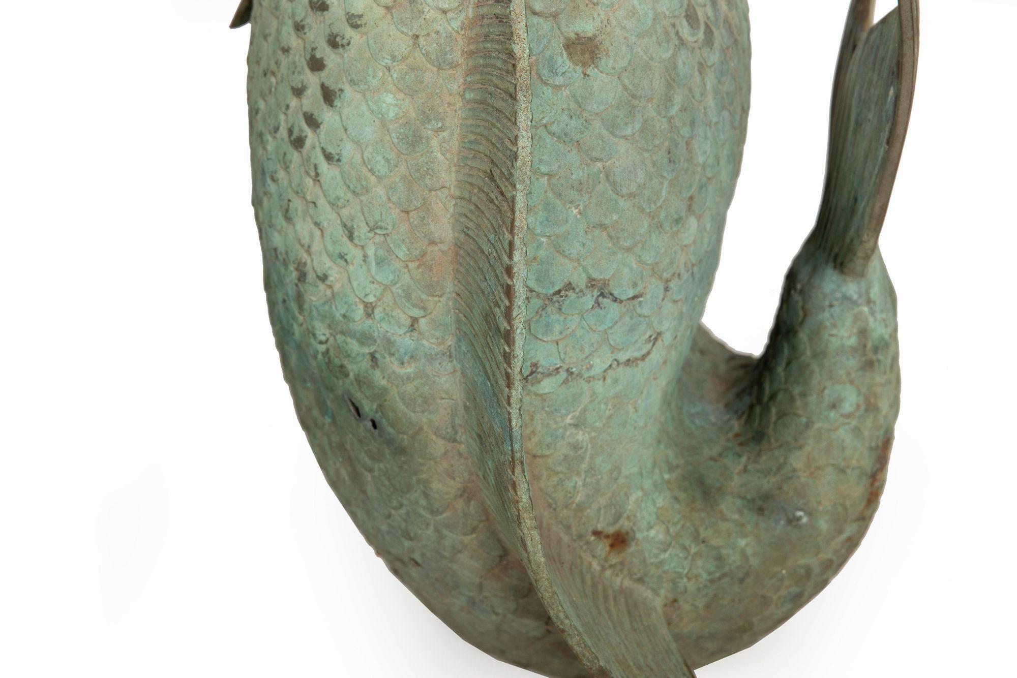 Coppia di sculture da giardino in bronzo Verdigris con pesci Koi, fioriere Jardinieres, 1950 ca. in vendita 7