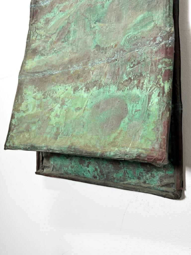 Fin du 20e siècle Paire de sculptures murales en cuivre vert-de-gris en relief d'Eugène Sturman, 1970 en vente