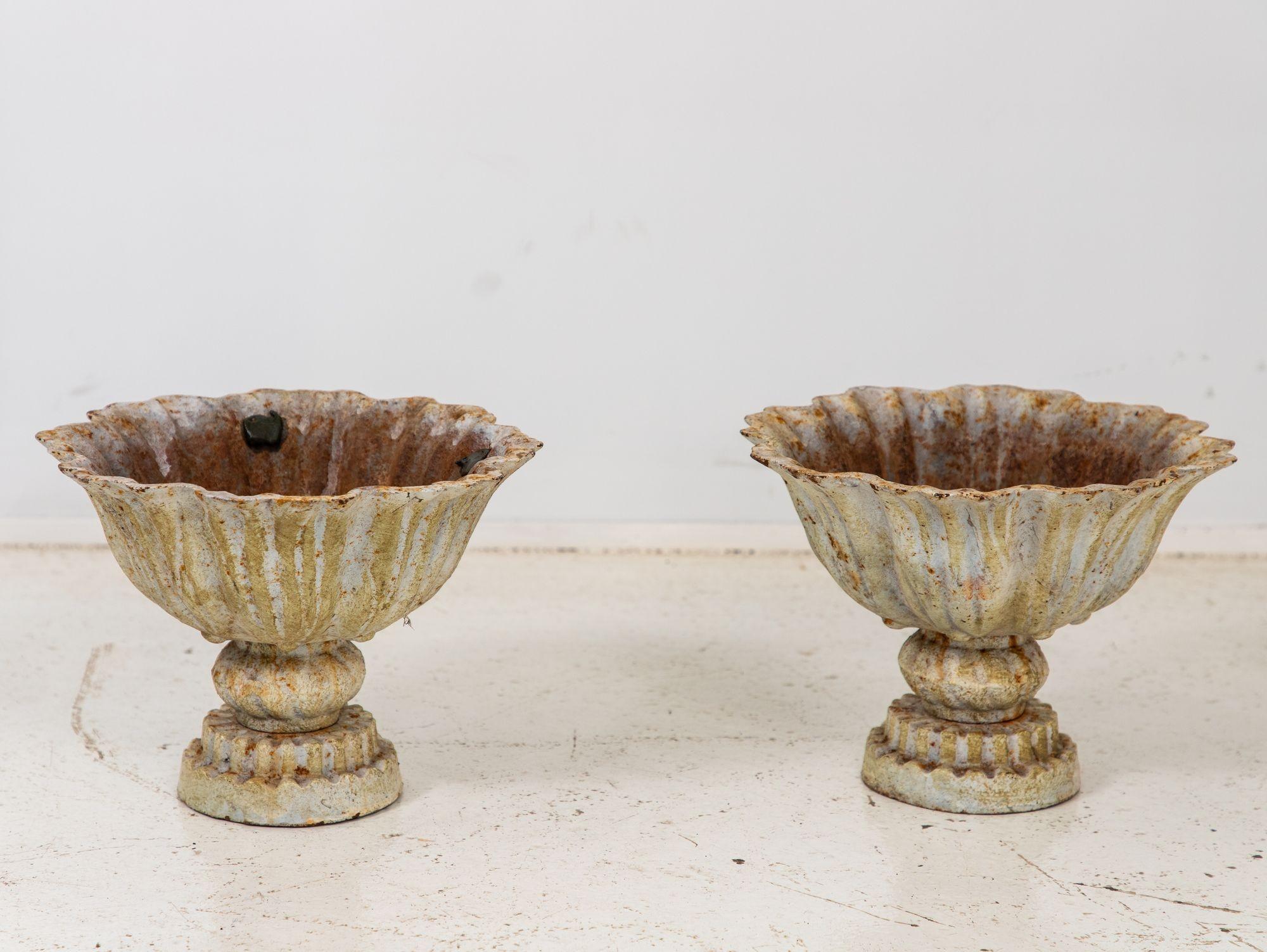Pair of Verdigris Painted Iron Tazzas or Urns, English late 20th Century In Good Condition In South Salem, NY