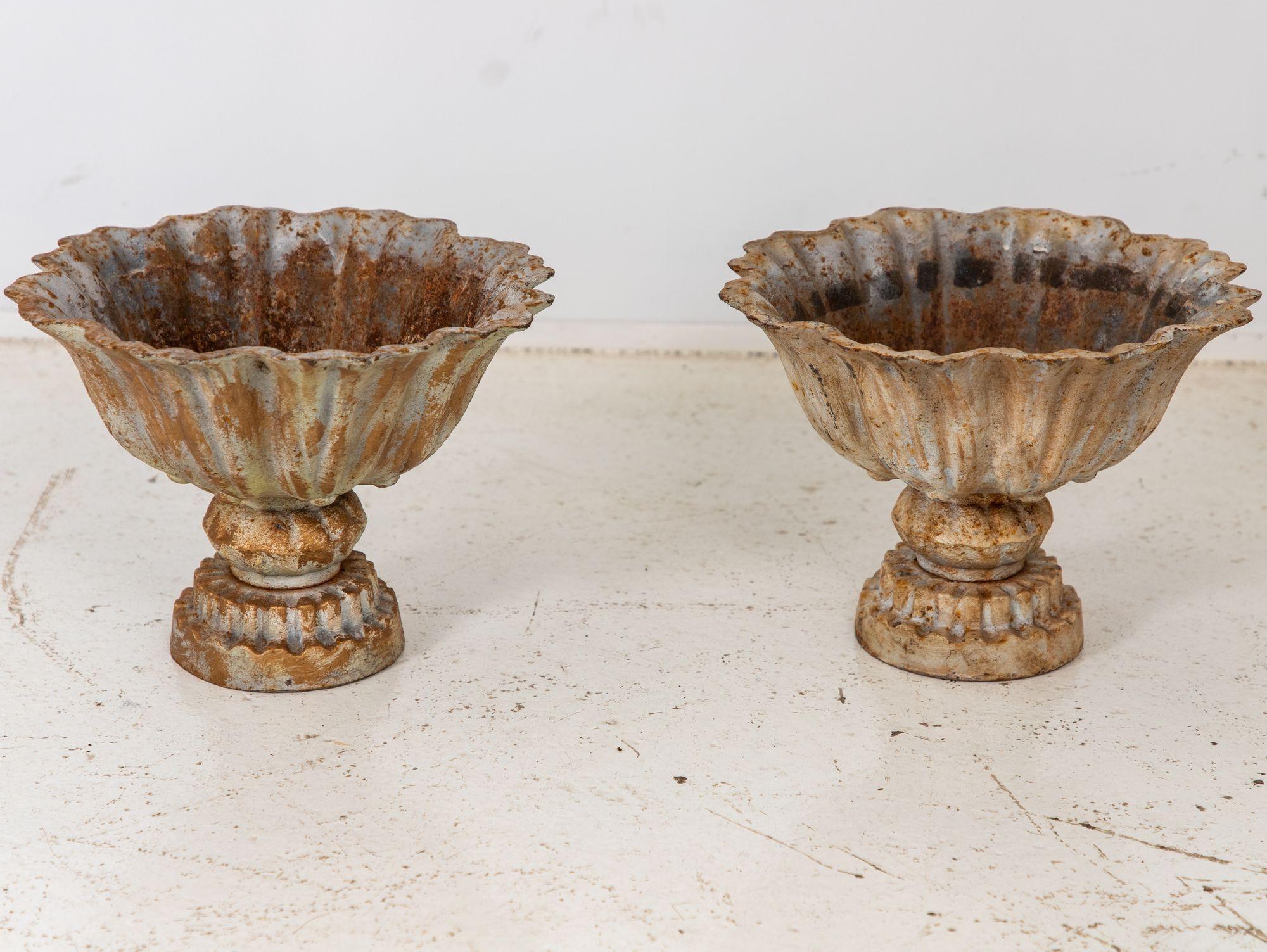 Pair of Verdigris Painted Iron Tazzas or Urns, English late 20th Century For Sale 3