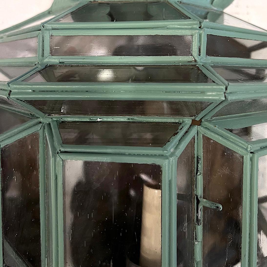 Pair of Verdigris Tole Lanterns In Good Condition For Sale In New York, NY